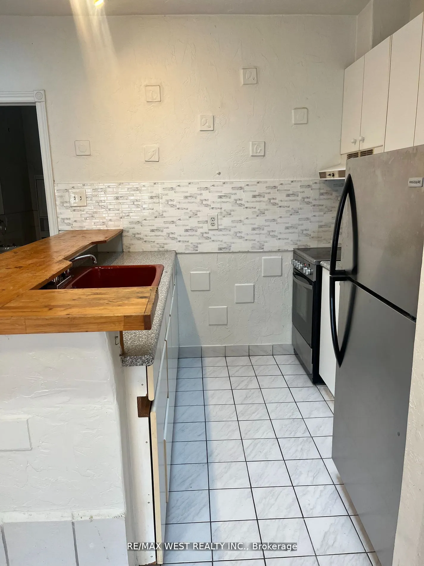 4902 Dundas Street W, ##1