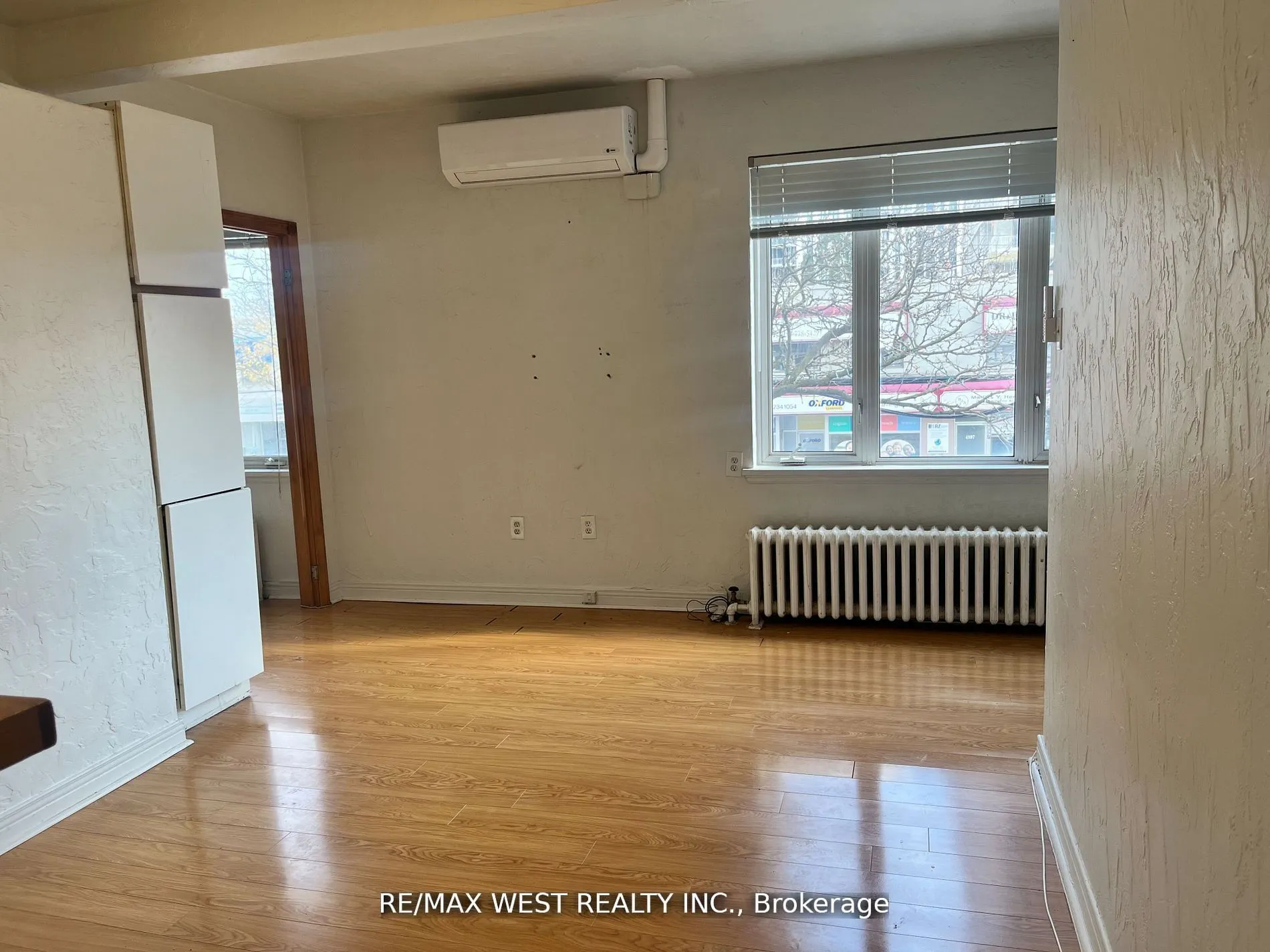 4902 Dundas Street W, ##1