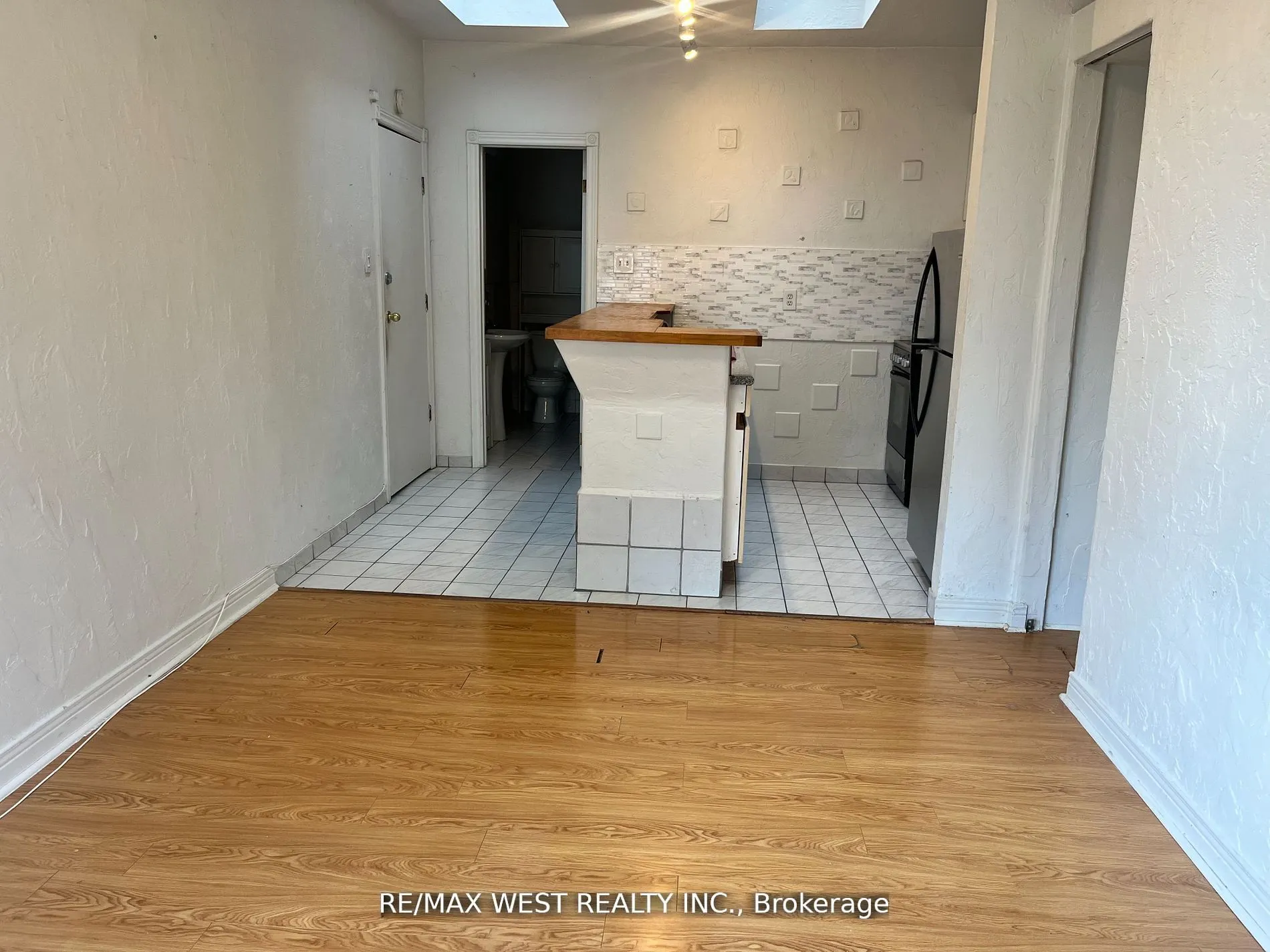 4902 Dundas Street W, ##1