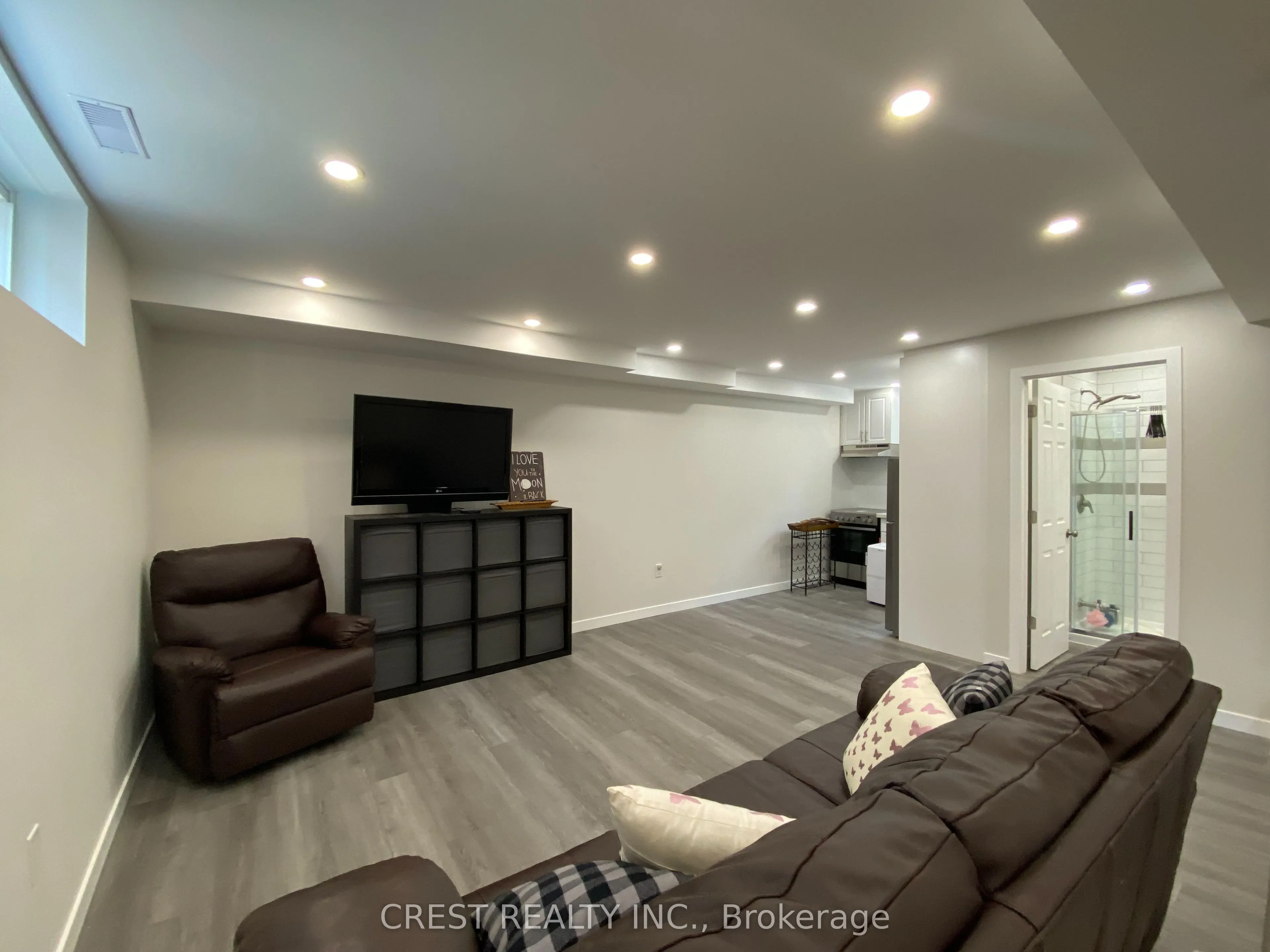 31 Tayrow Road, #Lower