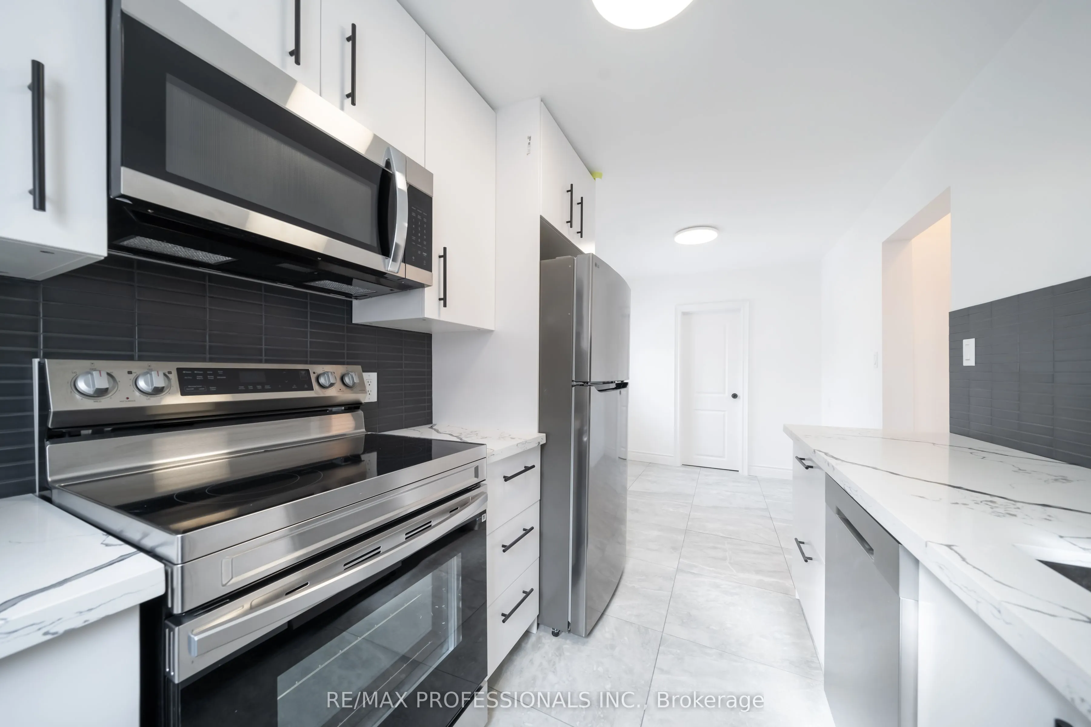 174 Thirtieth Street #MAIN