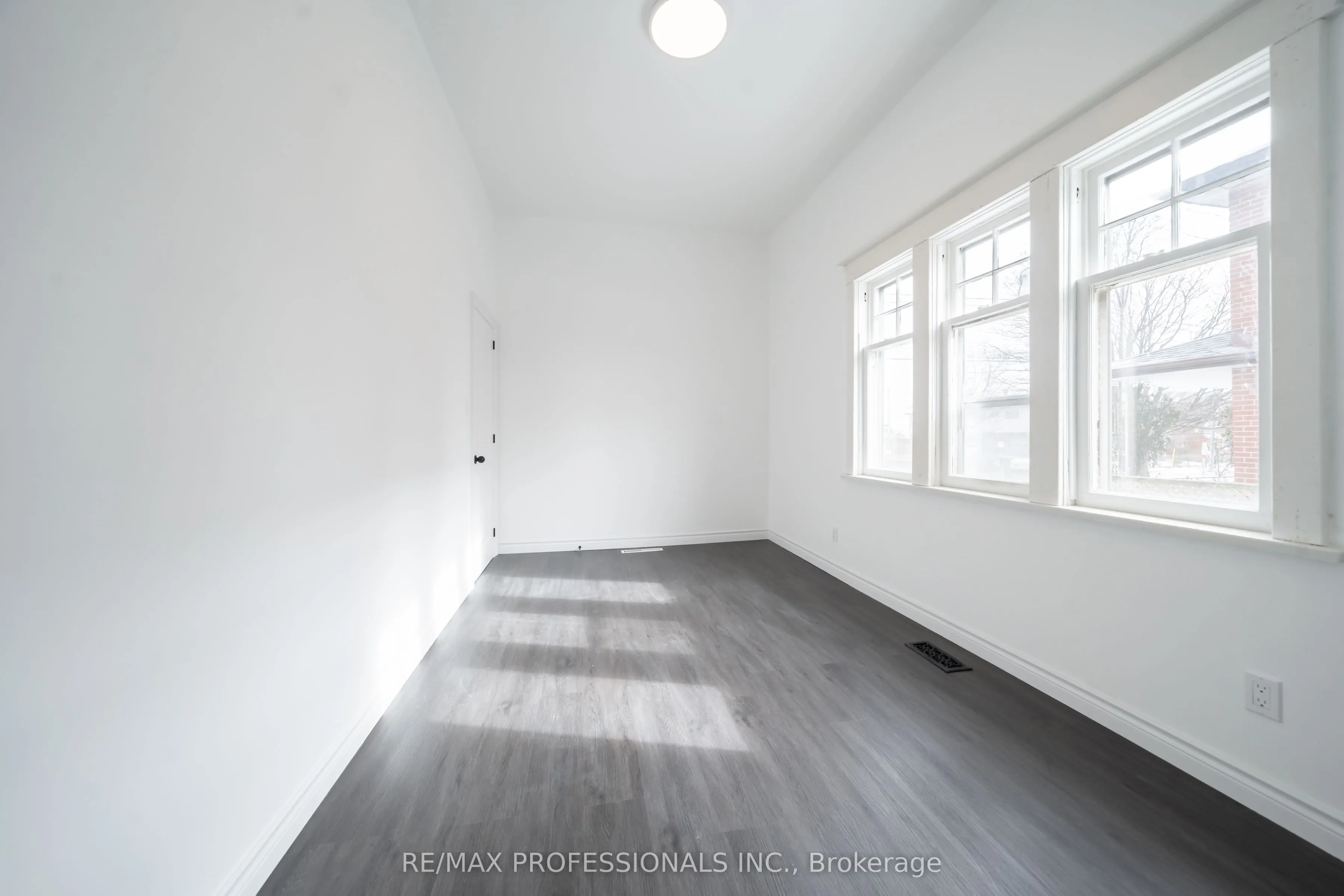 174 Thirtieth Street #MAIN
