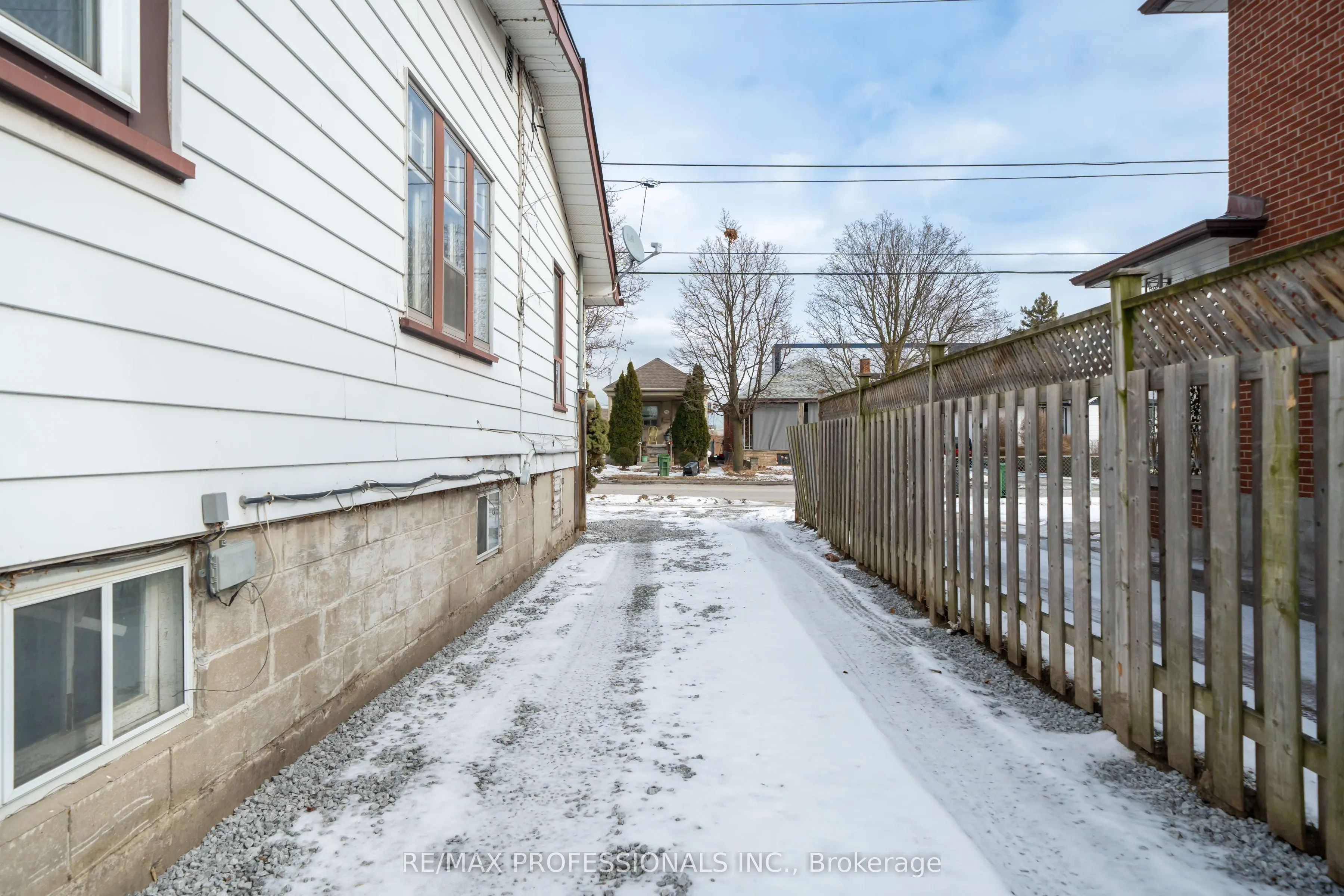 174 Thirtieth Street #MAIN