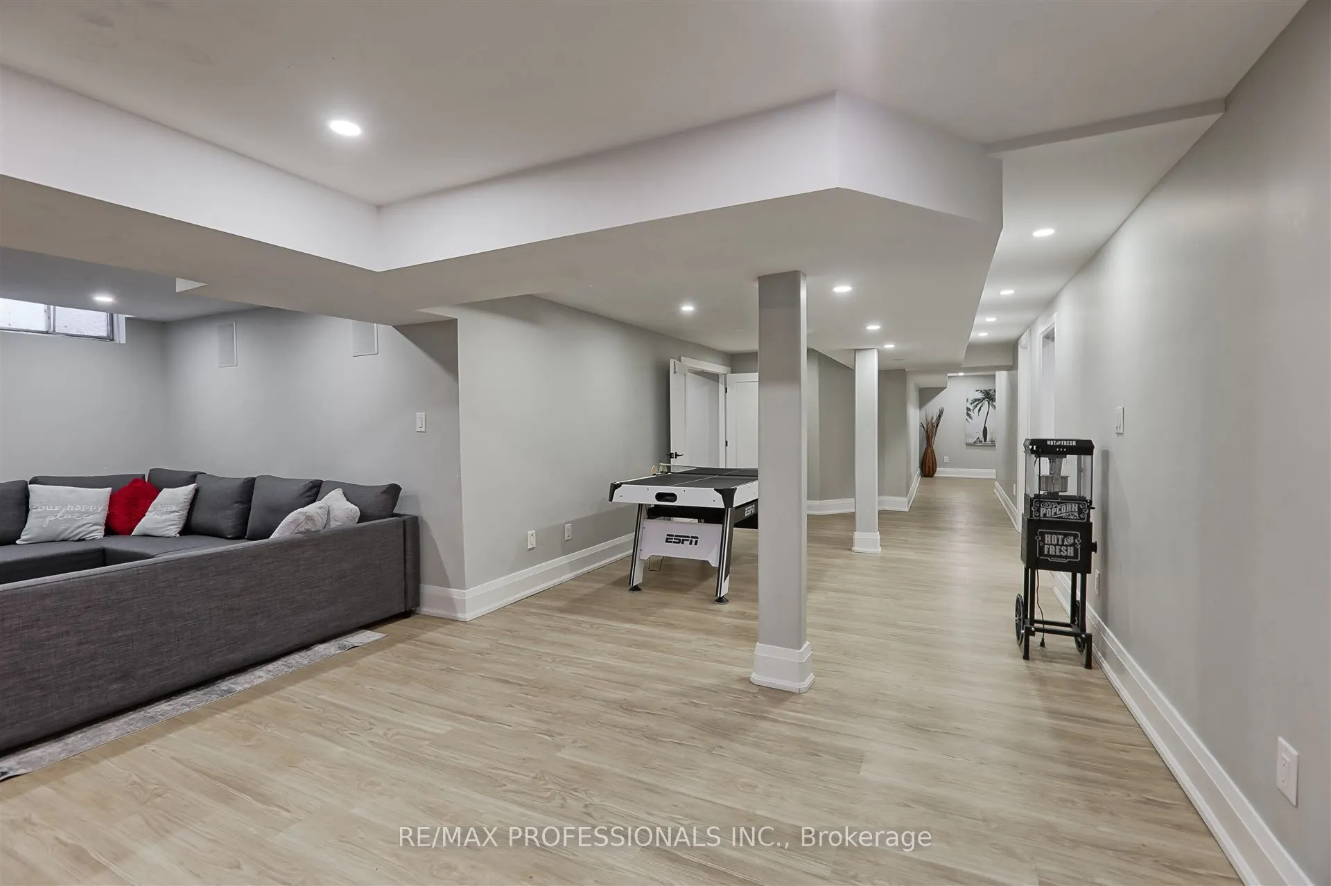 3894 Renfrew Crescent