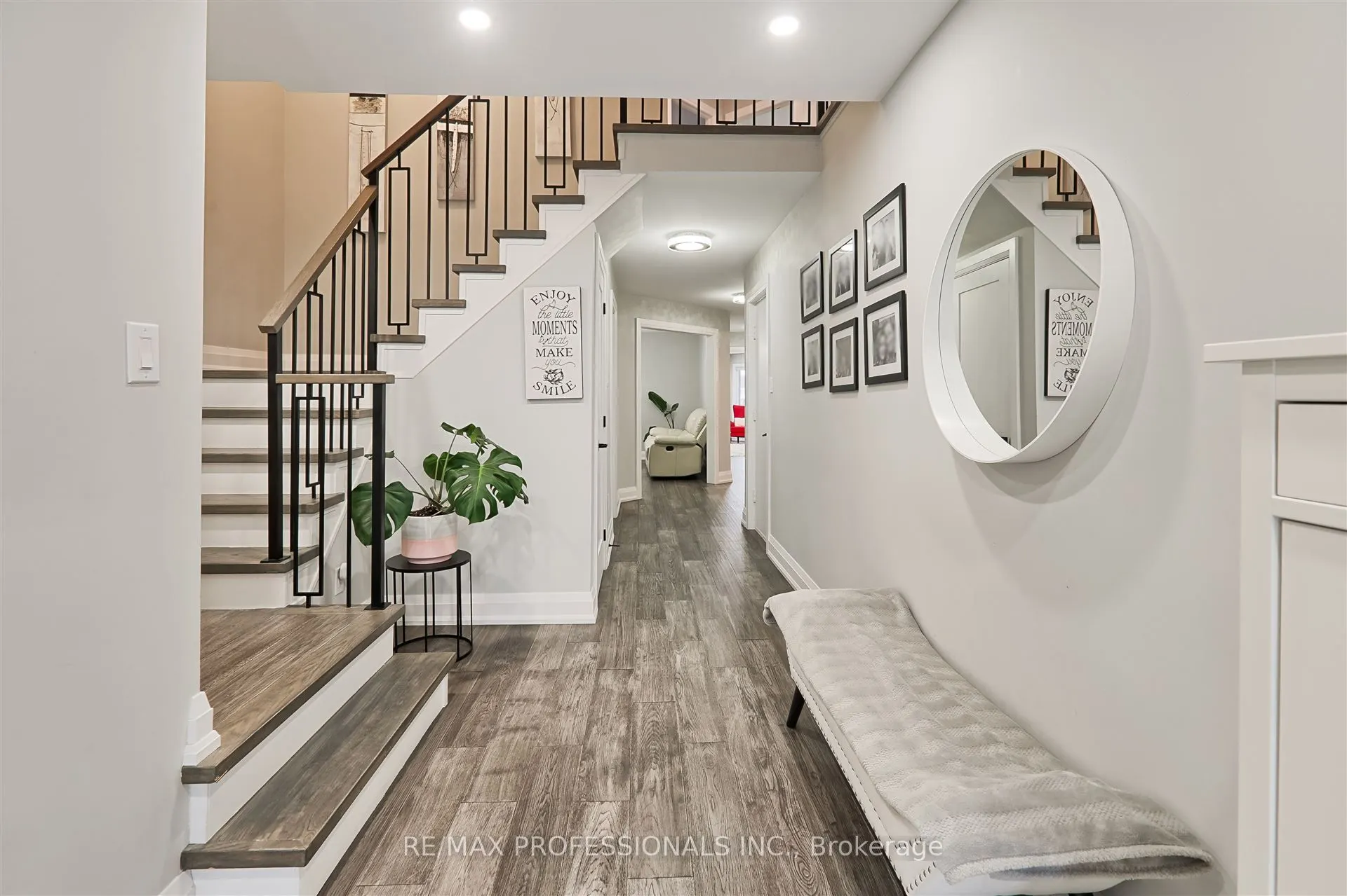 3894 Renfrew Crescent