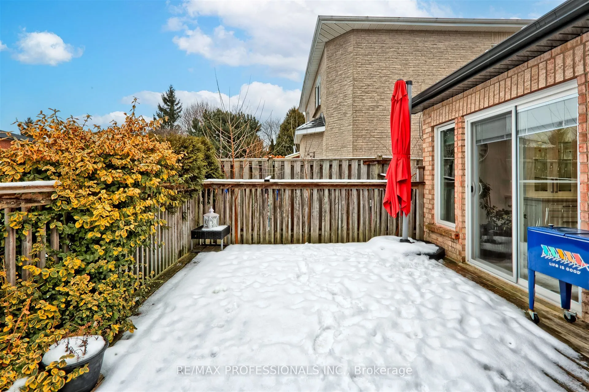 3894 Renfrew Crescent