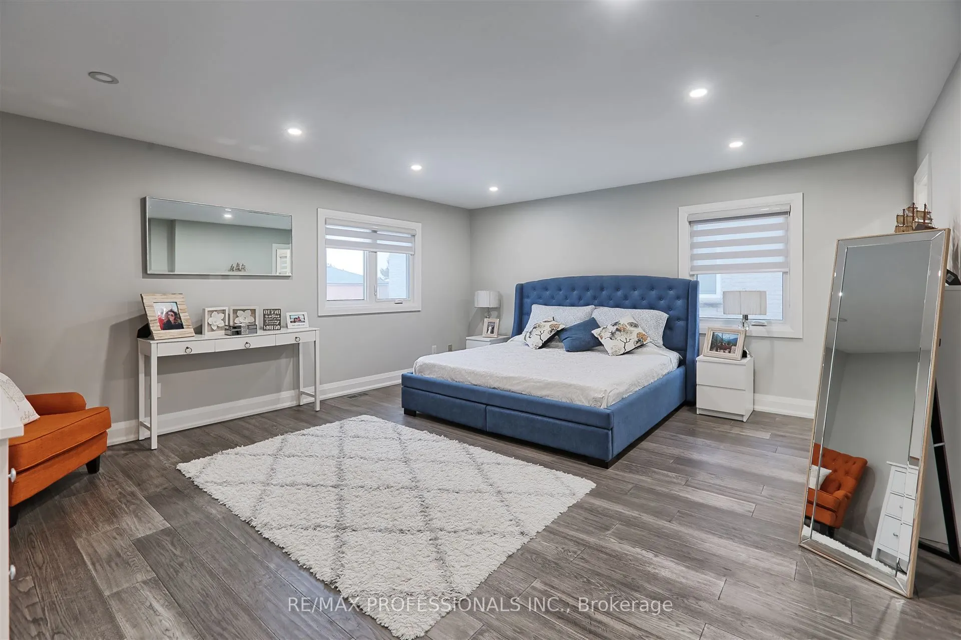 3894 Renfrew Crescent
