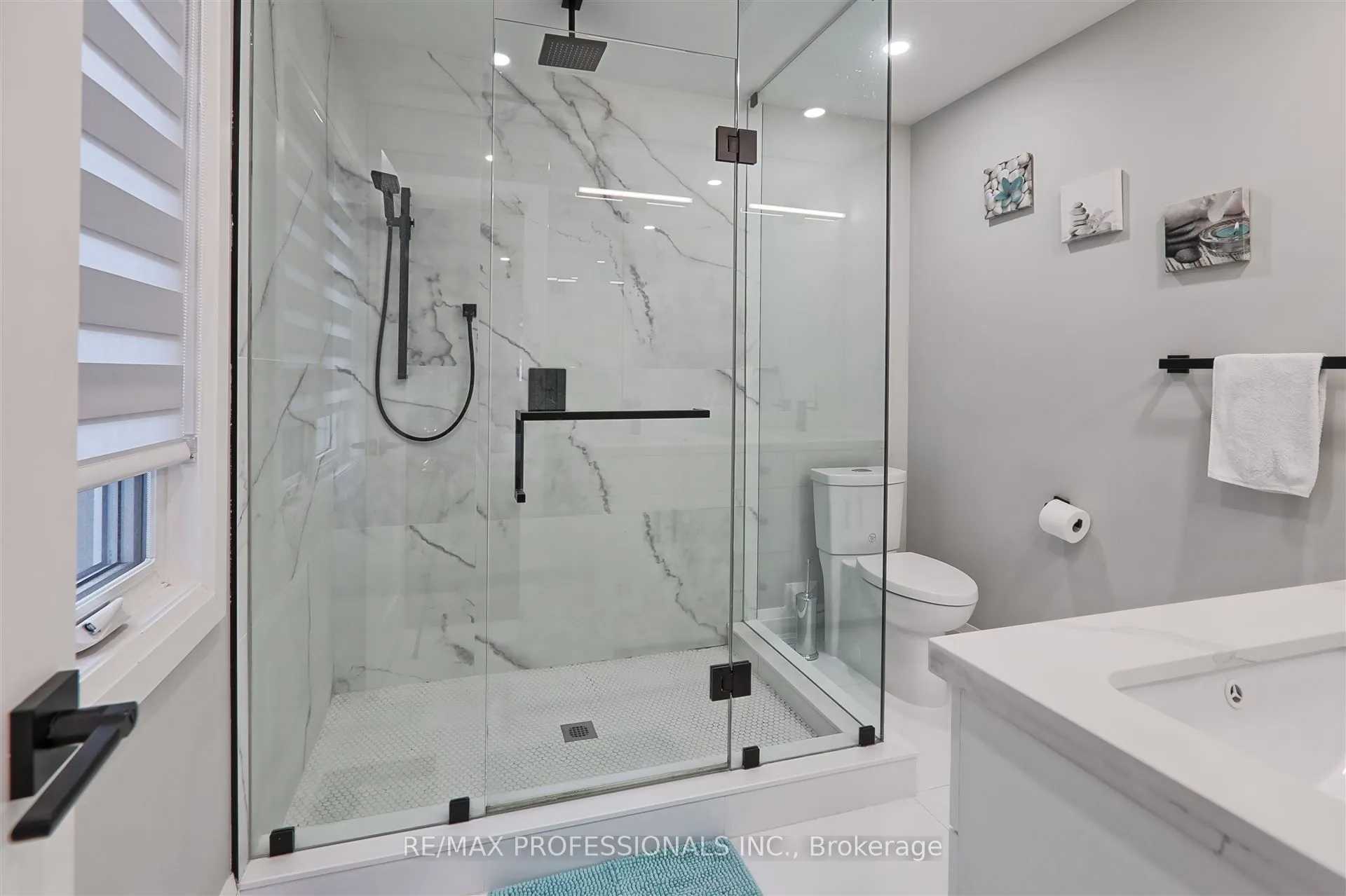 3894 Renfrew Crescent