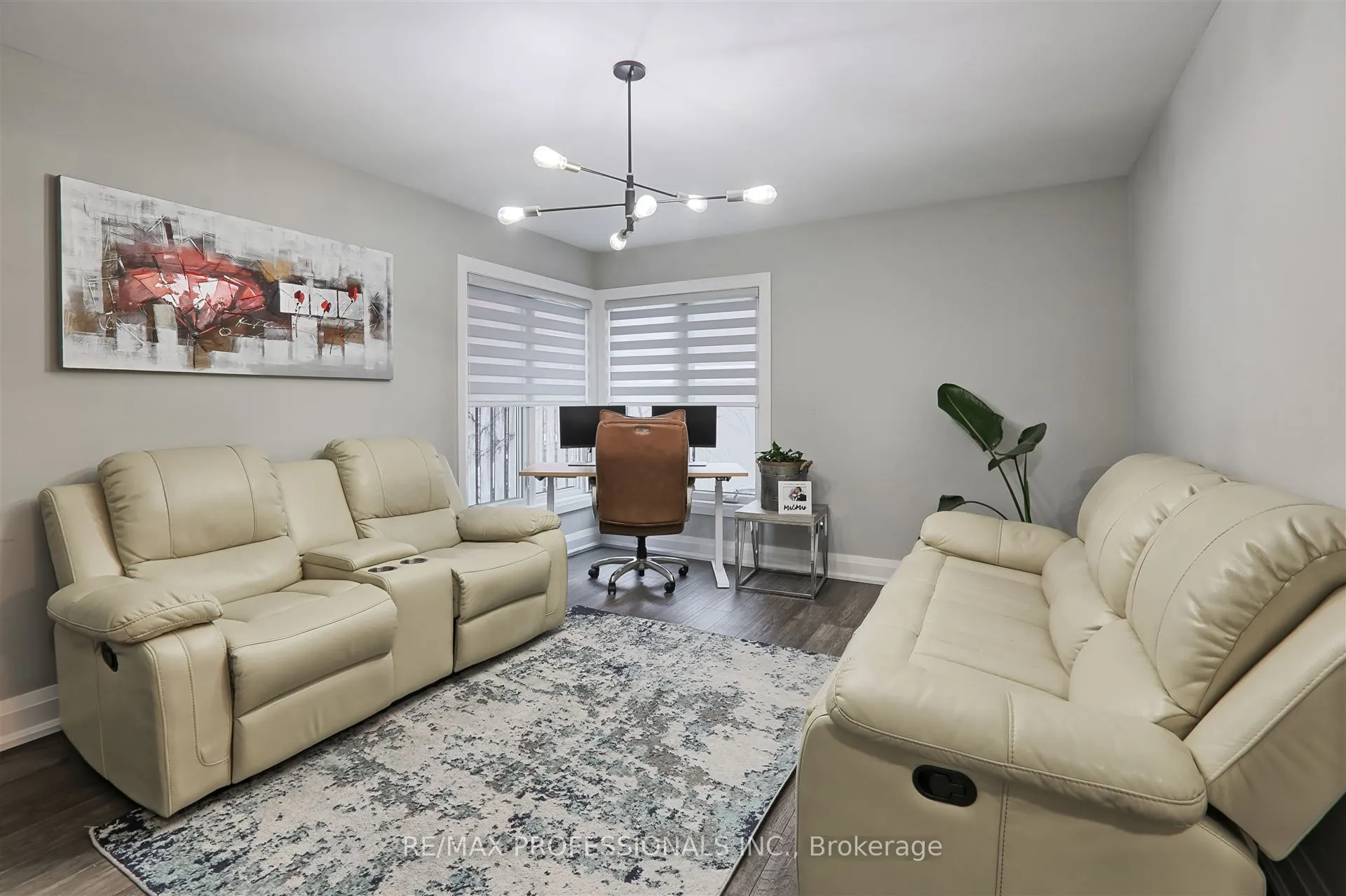 3894 Renfrew Crescent