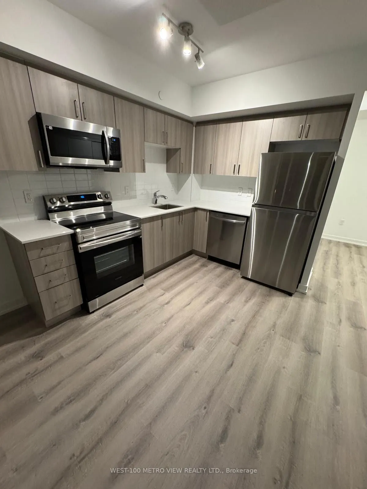 556 Marlee Avenue #412
