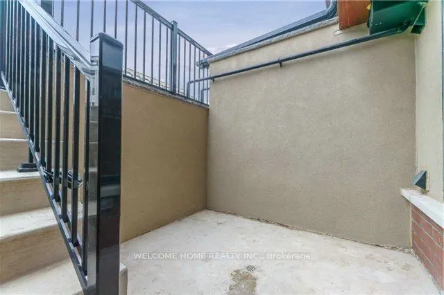155 William Duncan Road, #1