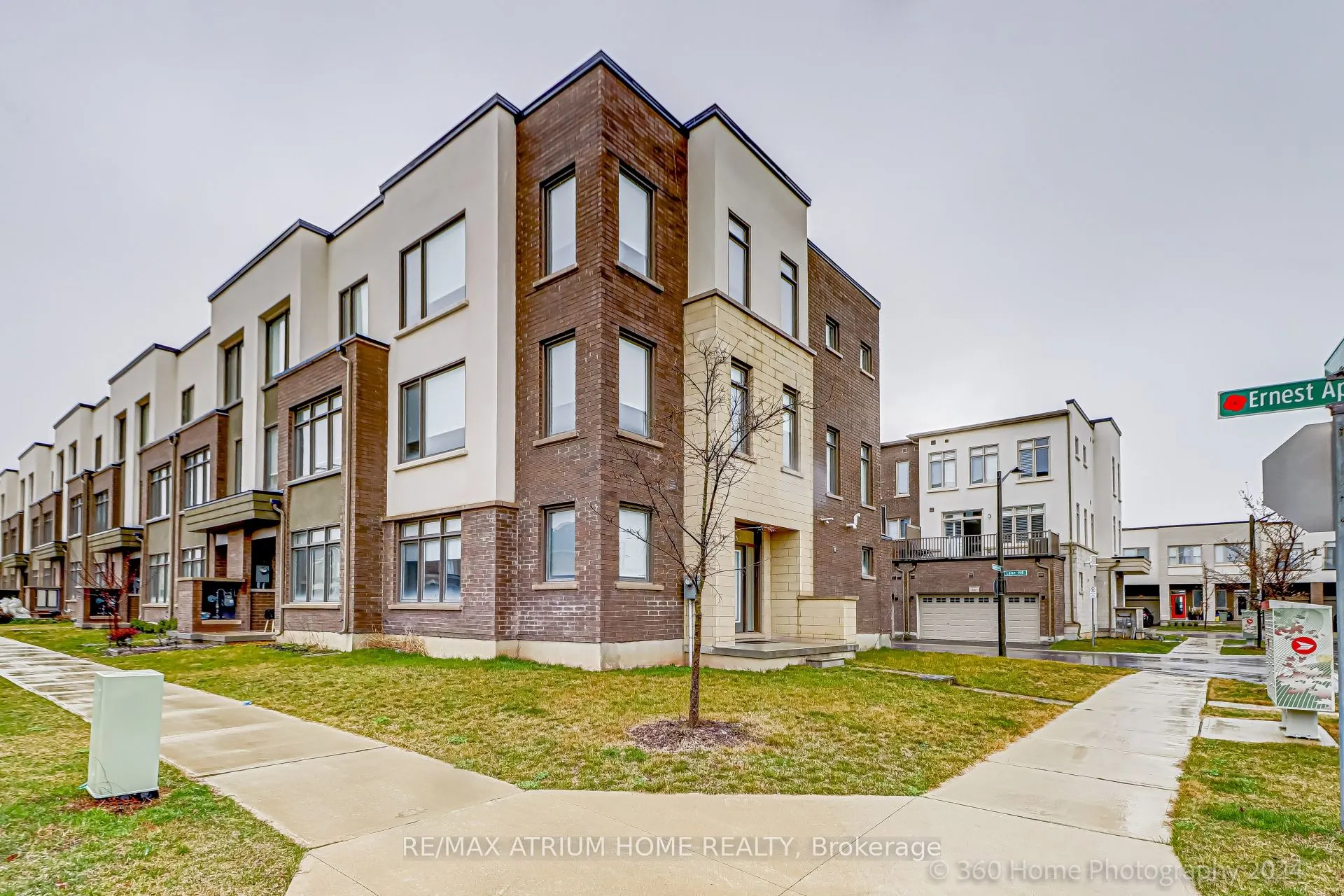 159 Loganberry Gate