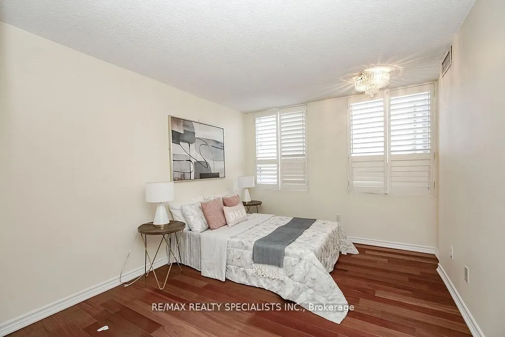3650 Kaneff Crescent, #2301