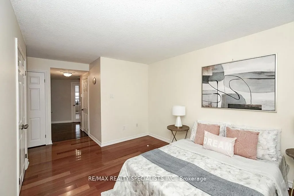 3650 Kaneff Crescent, #2301
