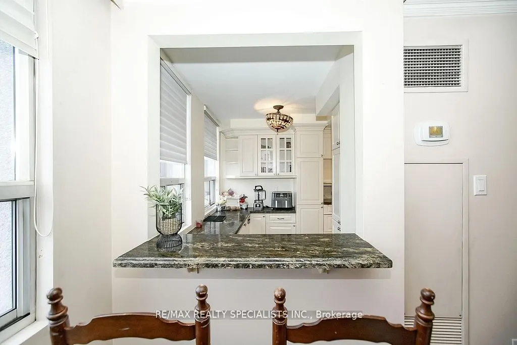 3650 Kaneff Crescent, #2301