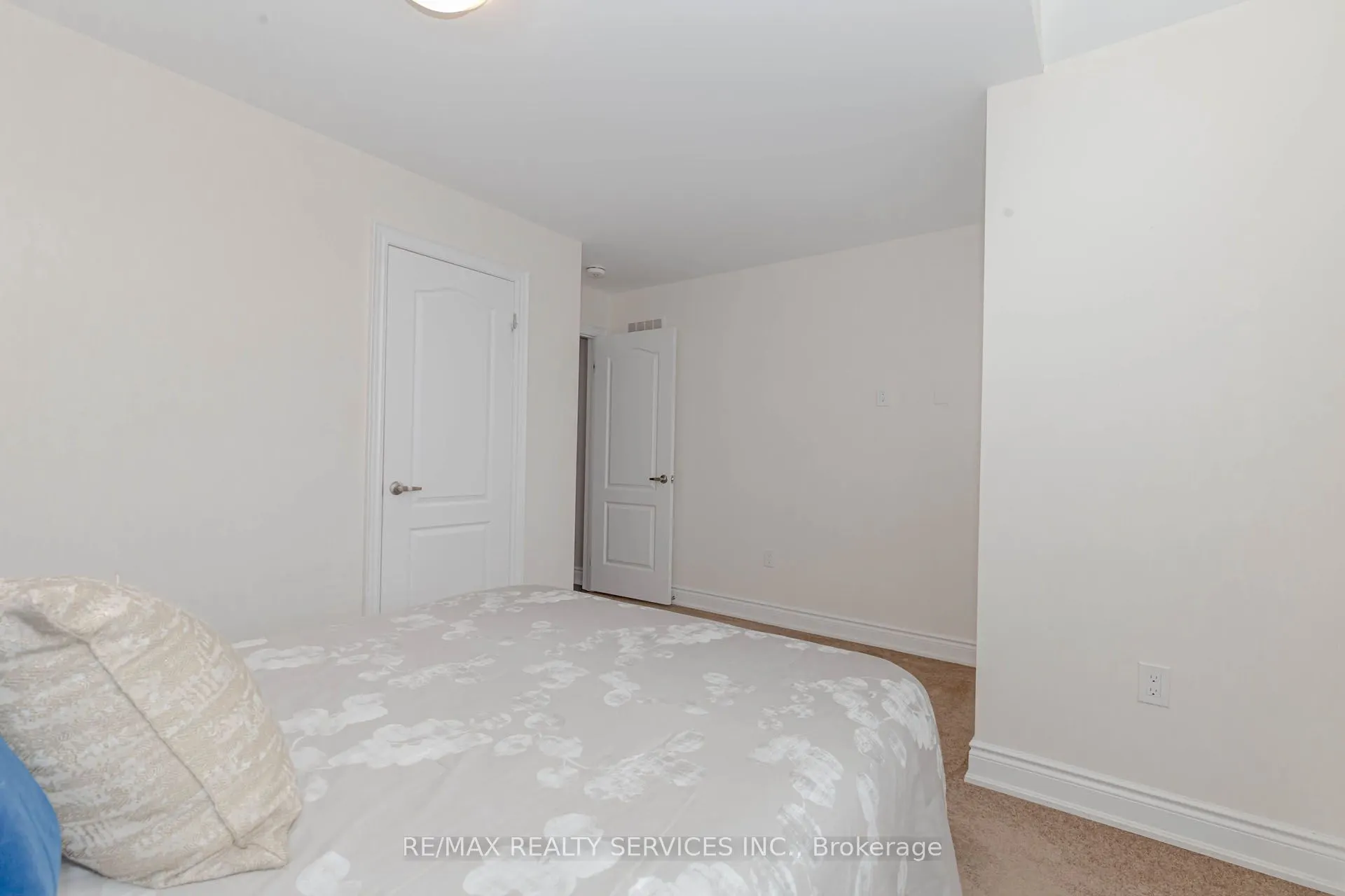 12 Enclave Trail