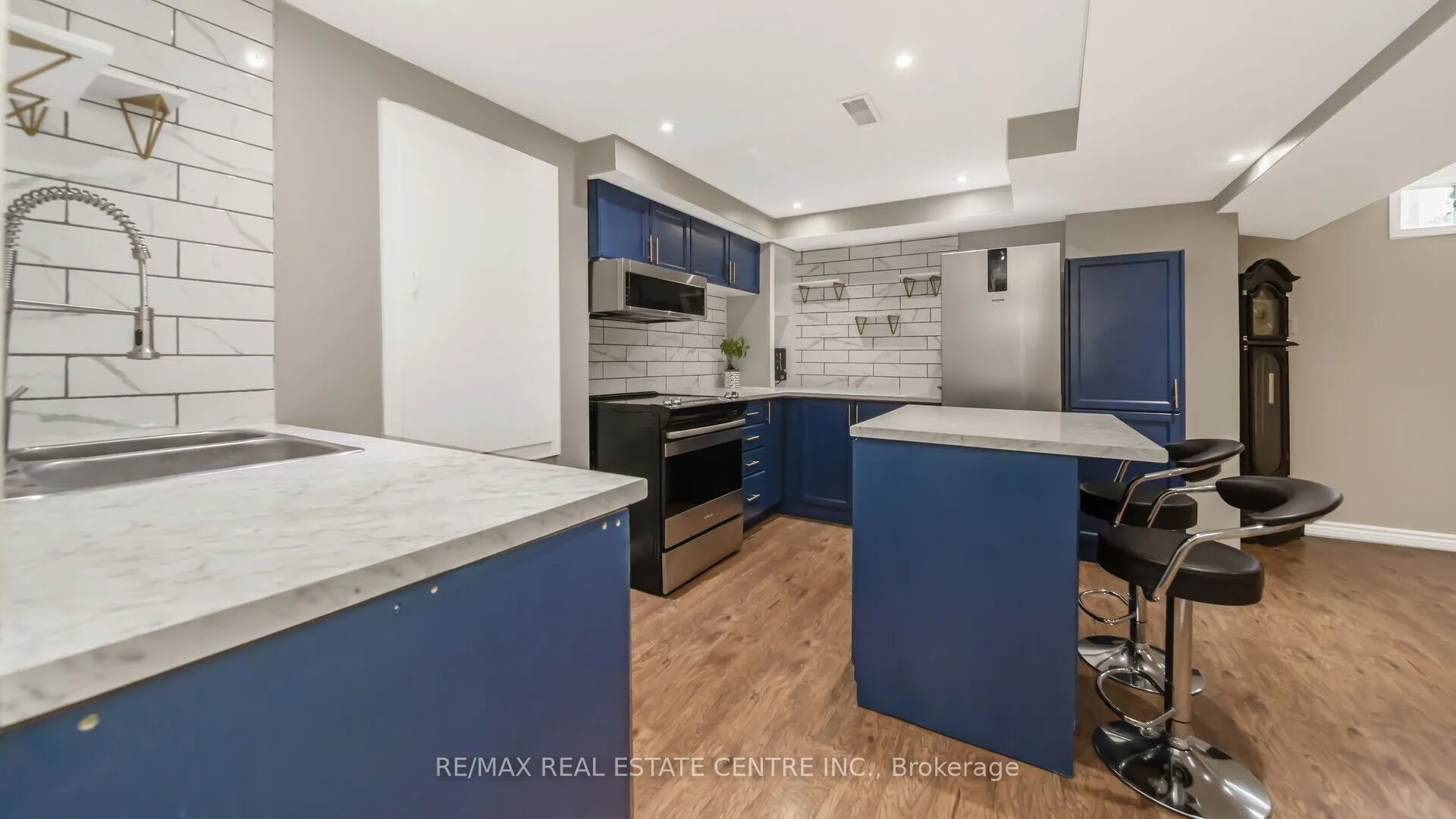 4 Chetholme Place