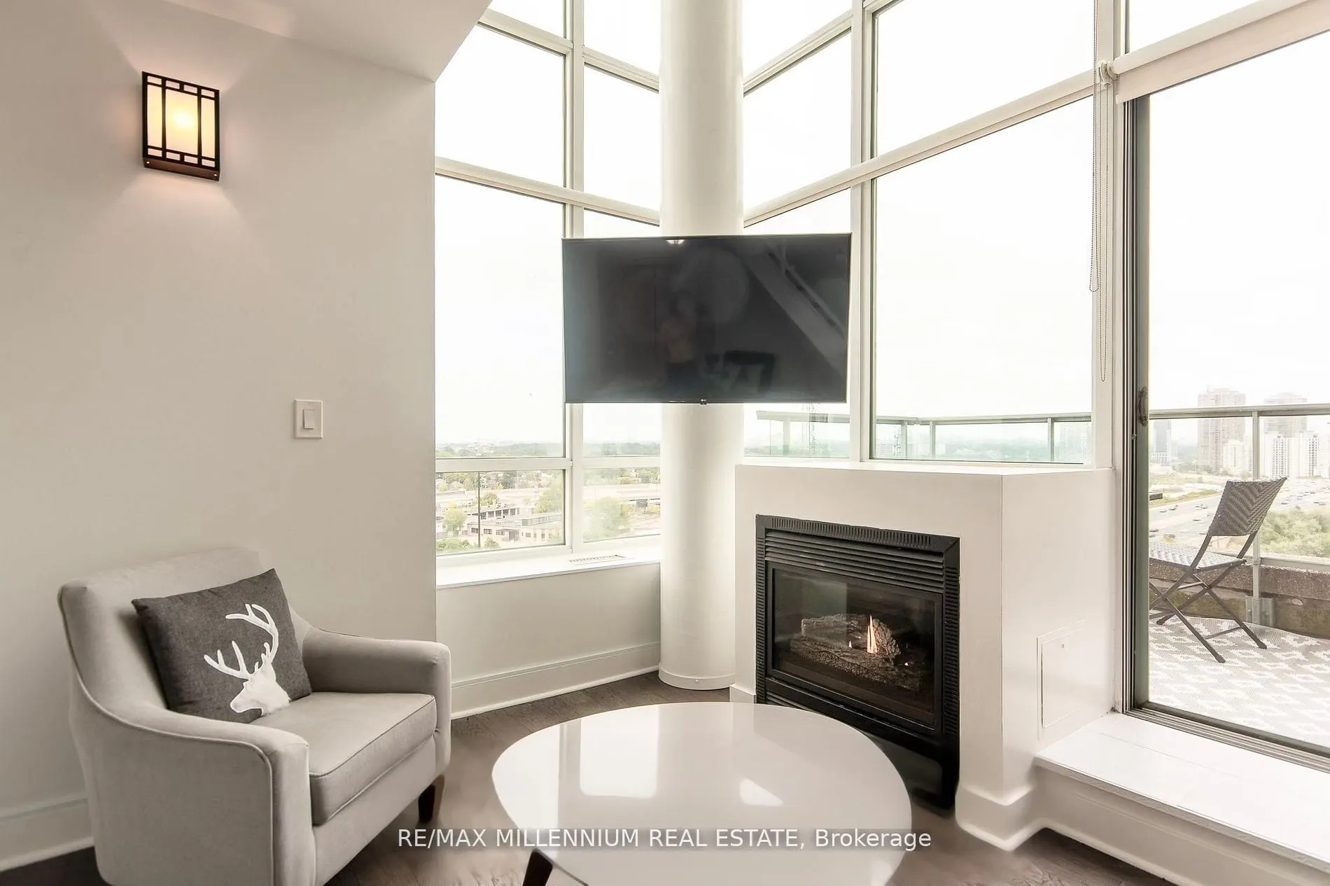 250 Manitoba Street, #827