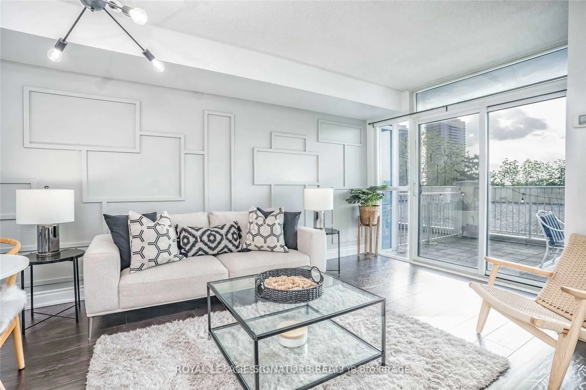 9 George Street N, #612