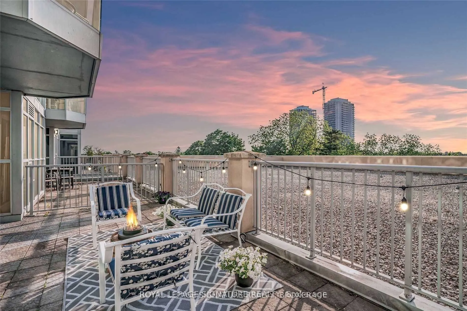 9 George Street N, #612
