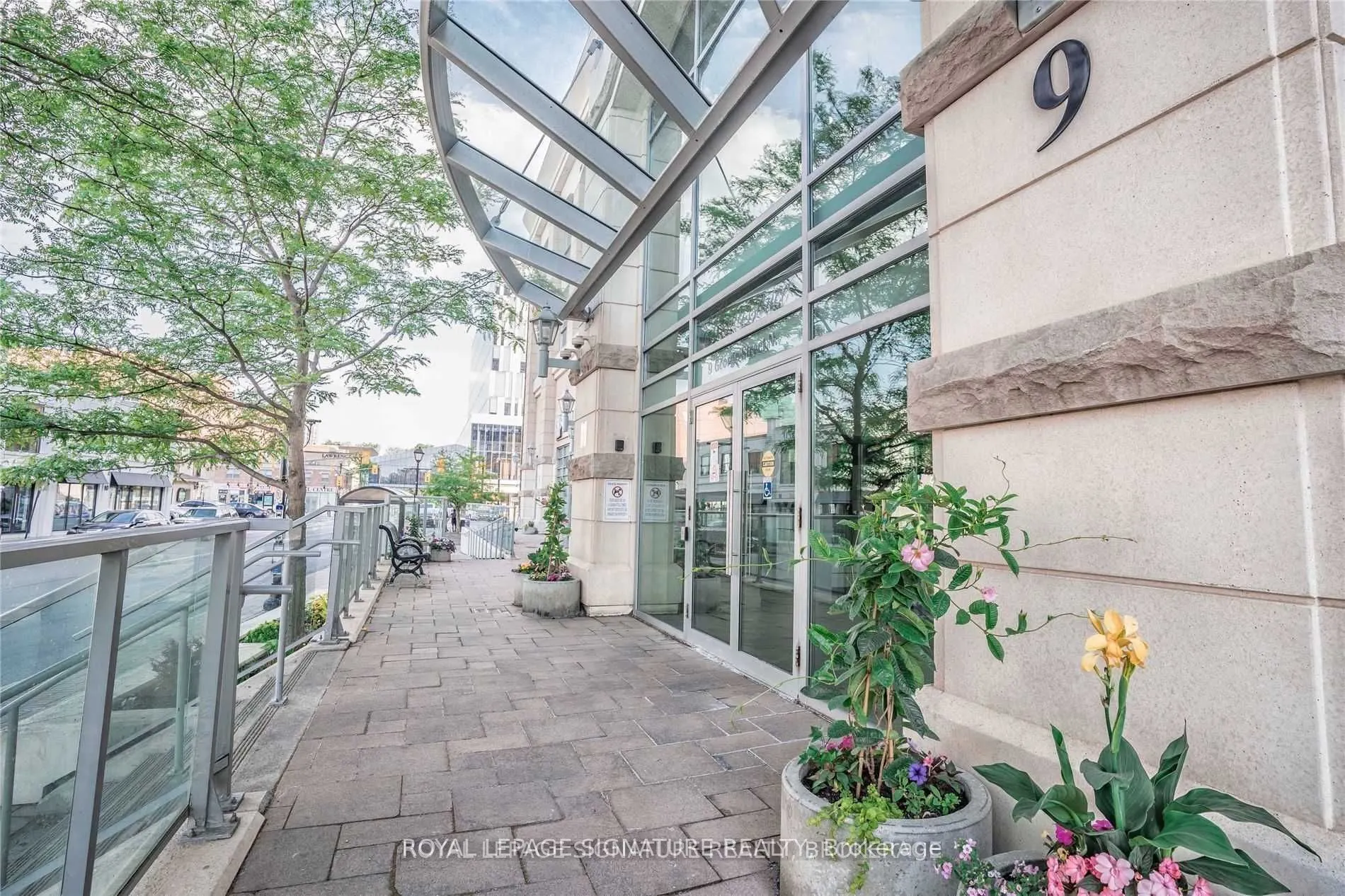 9 George Street N, #612