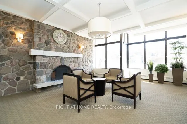 1625 Bloor Street E, #815