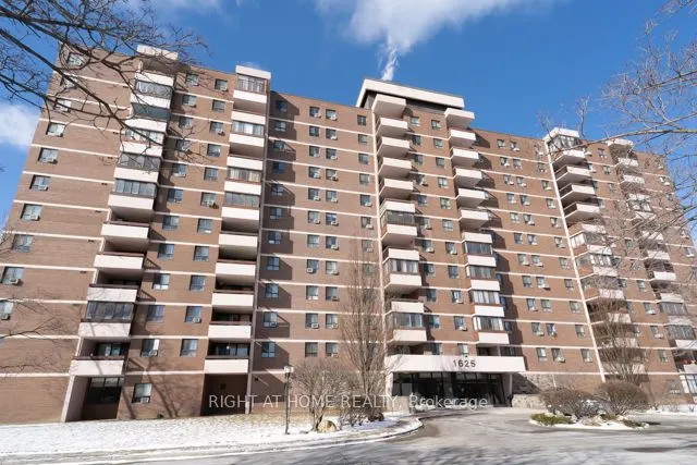 1625 Bloor Street E, #815
