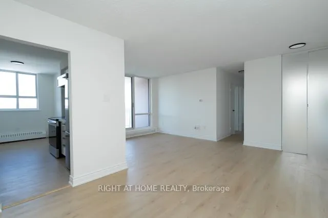 1625 Bloor Street E, #815