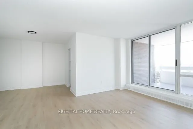1625 Bloor Street E, #815