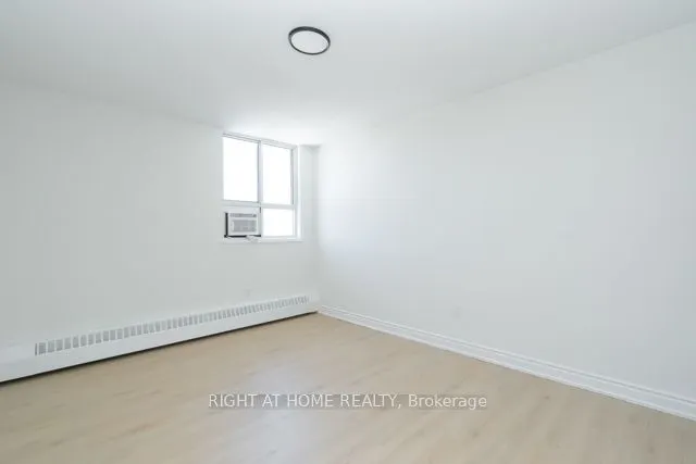 1625 Bloor Street E, #815