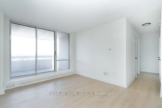 1625 Bloor Street E, #815