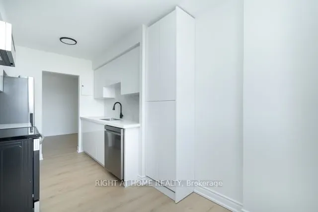 1625 Bloor Street E, #815