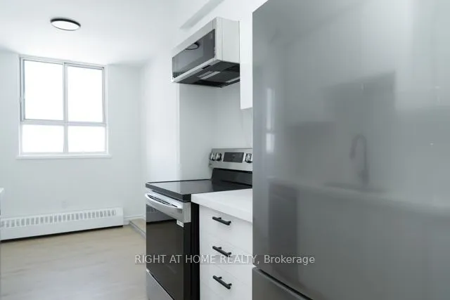 1625 Bloor Street E, #815