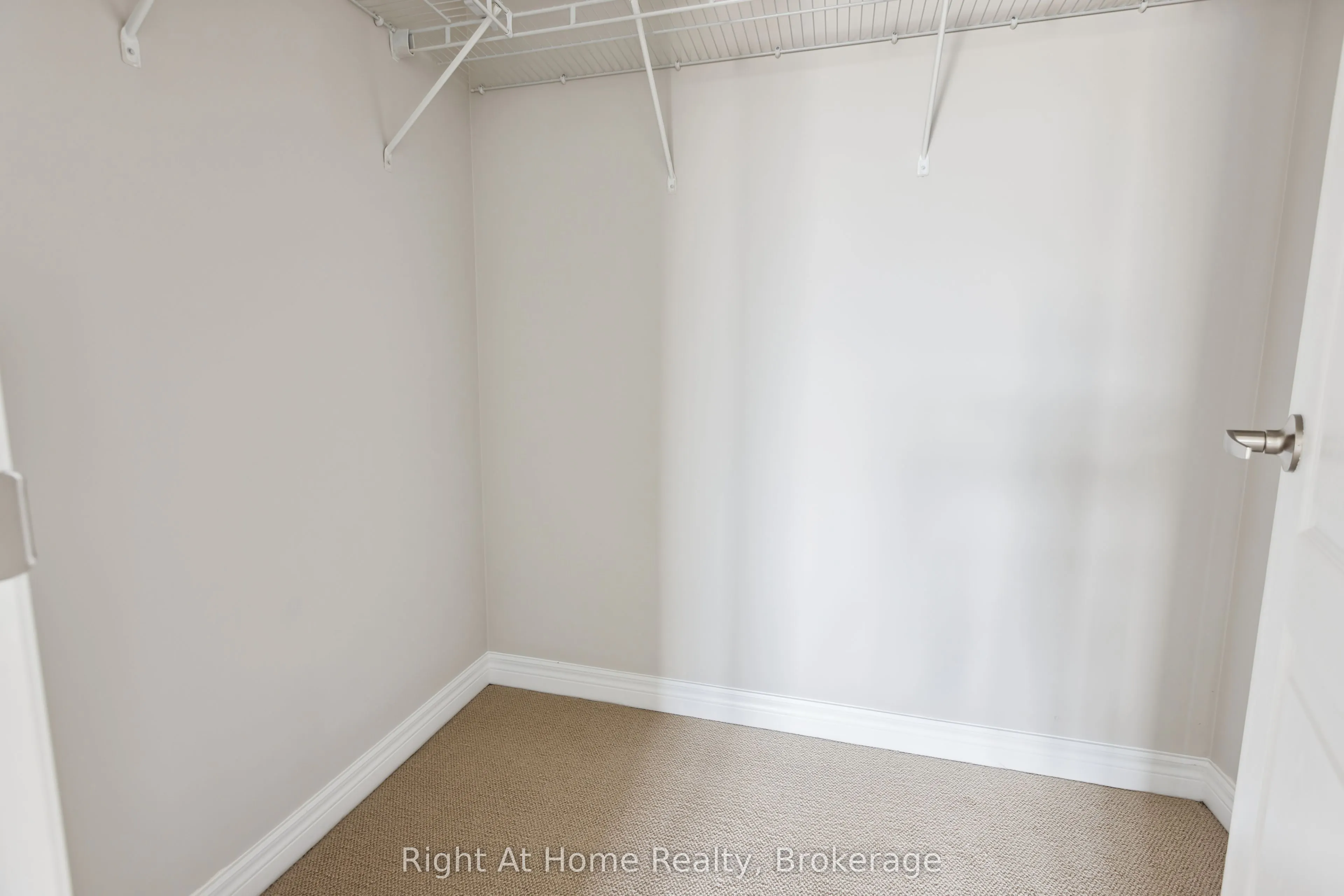 2546 GRAND OAK Trail