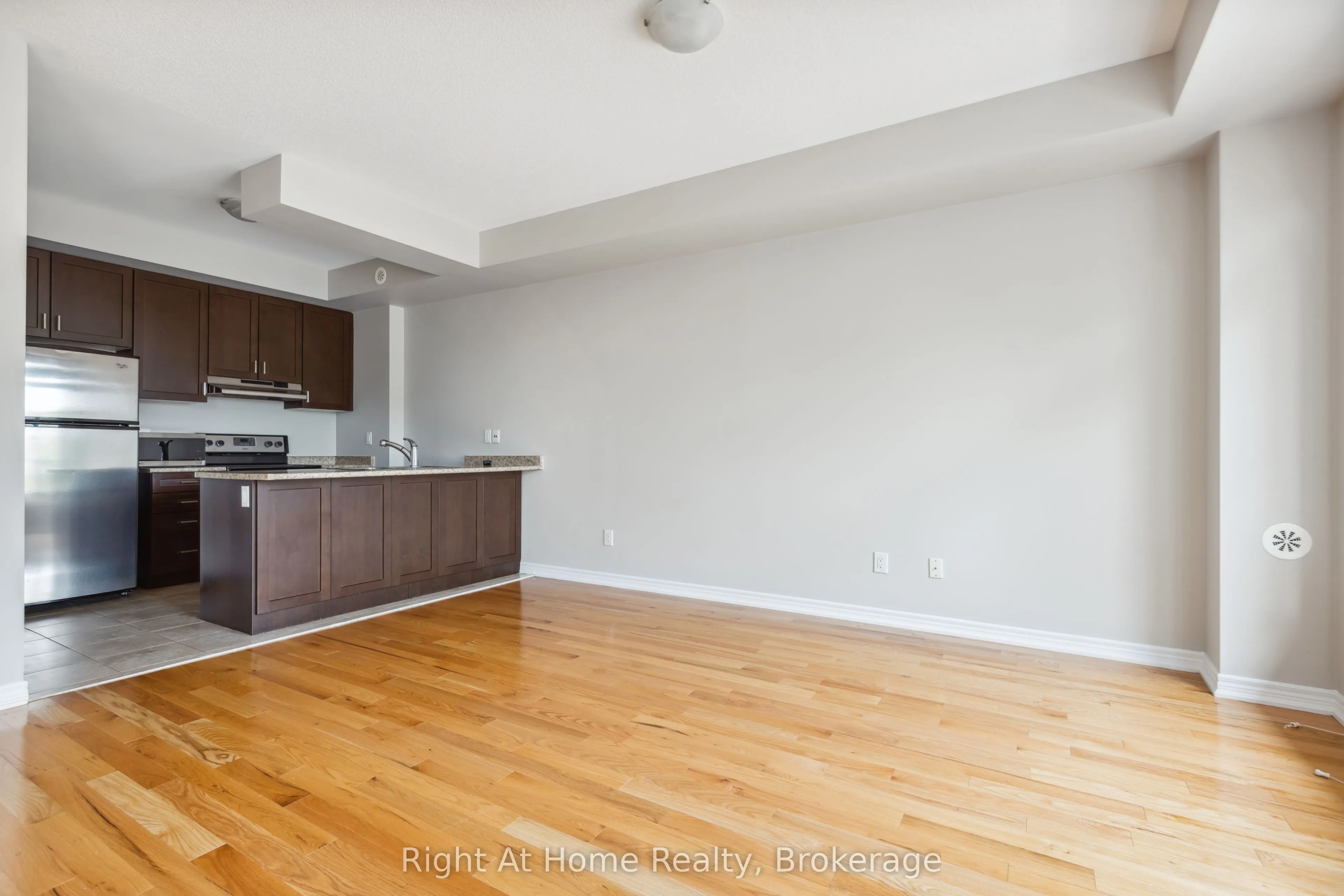 2546 GRAND OAK Trail