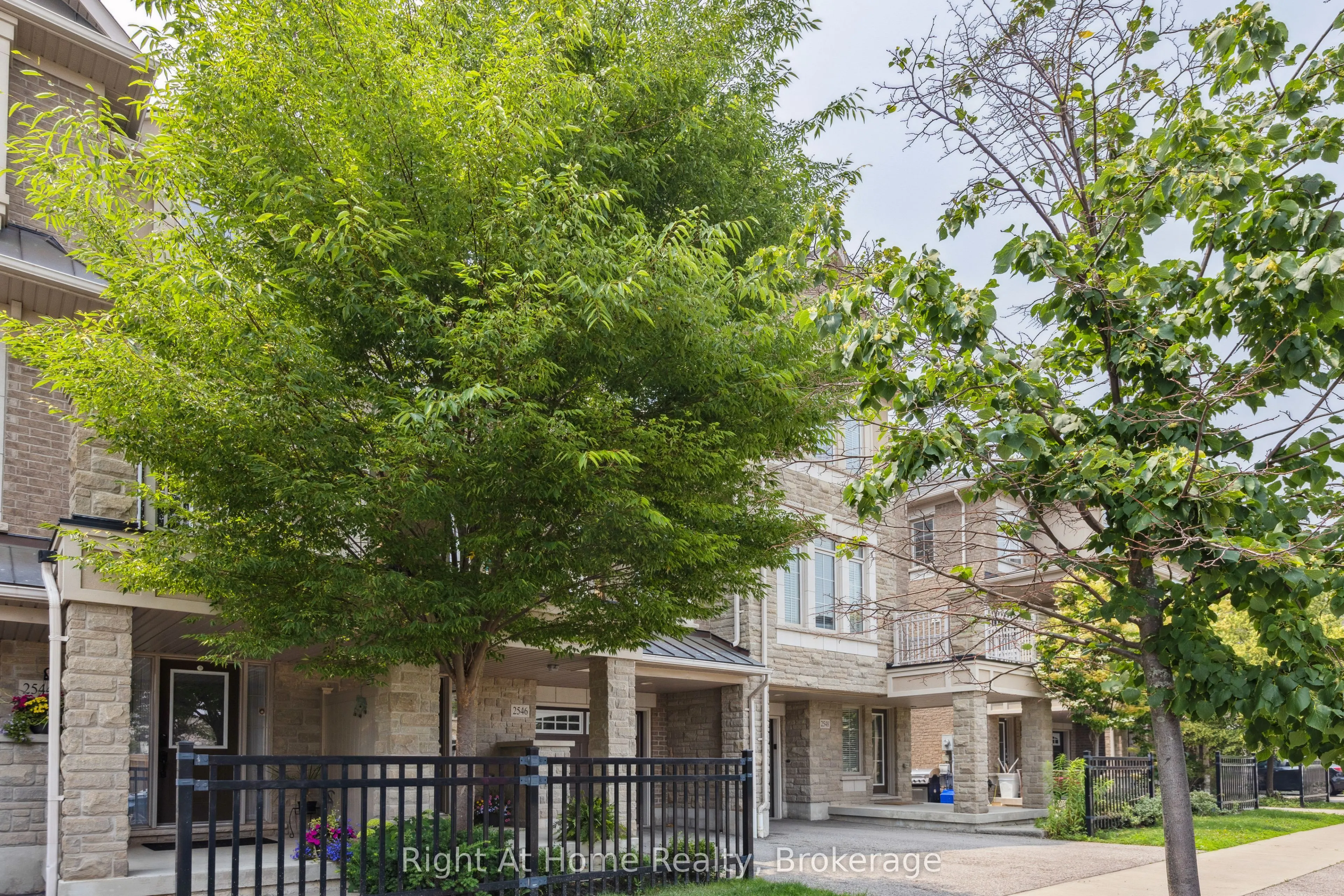 2546 GRAND OAK Trail