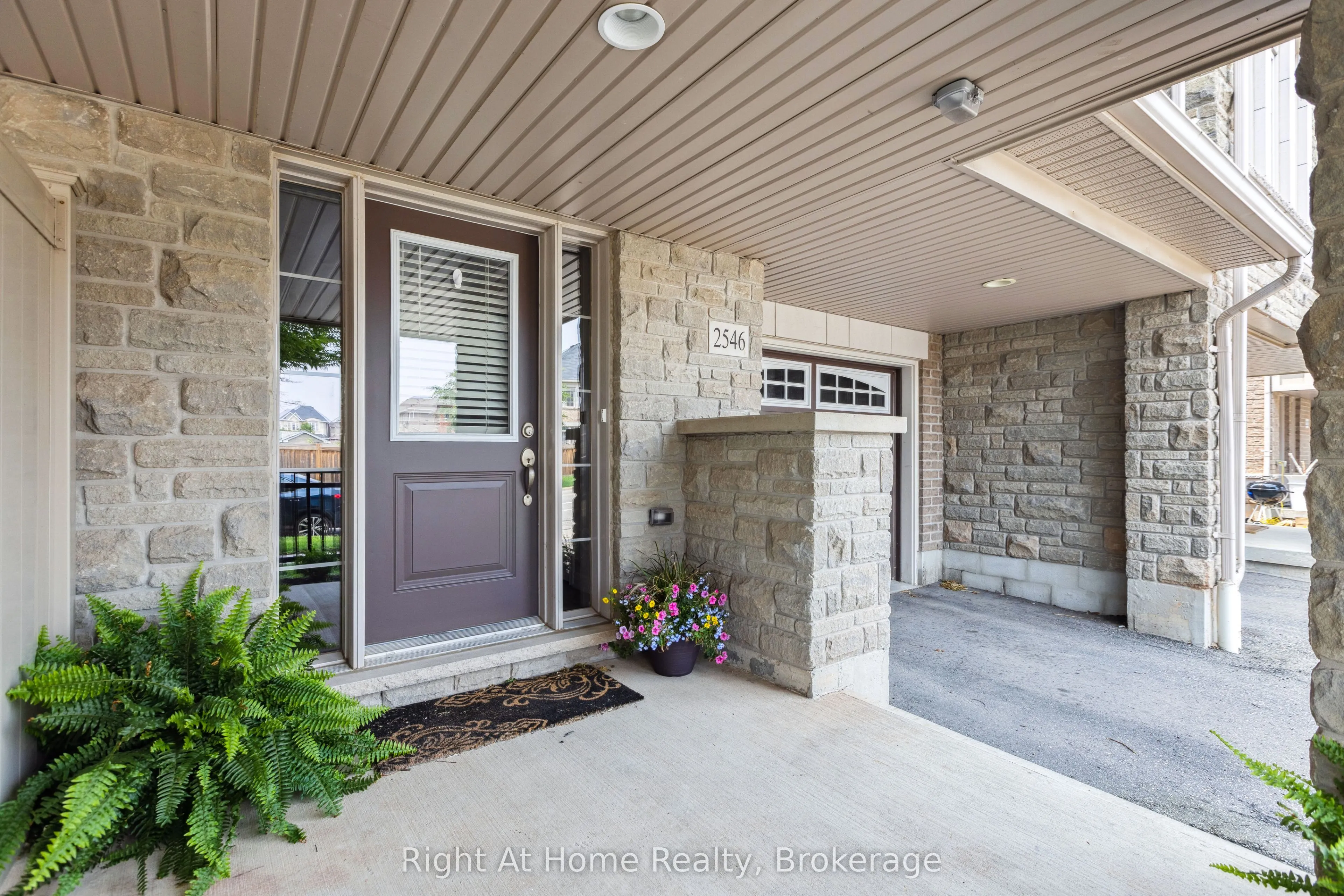 2546 GRAND OAK Trail