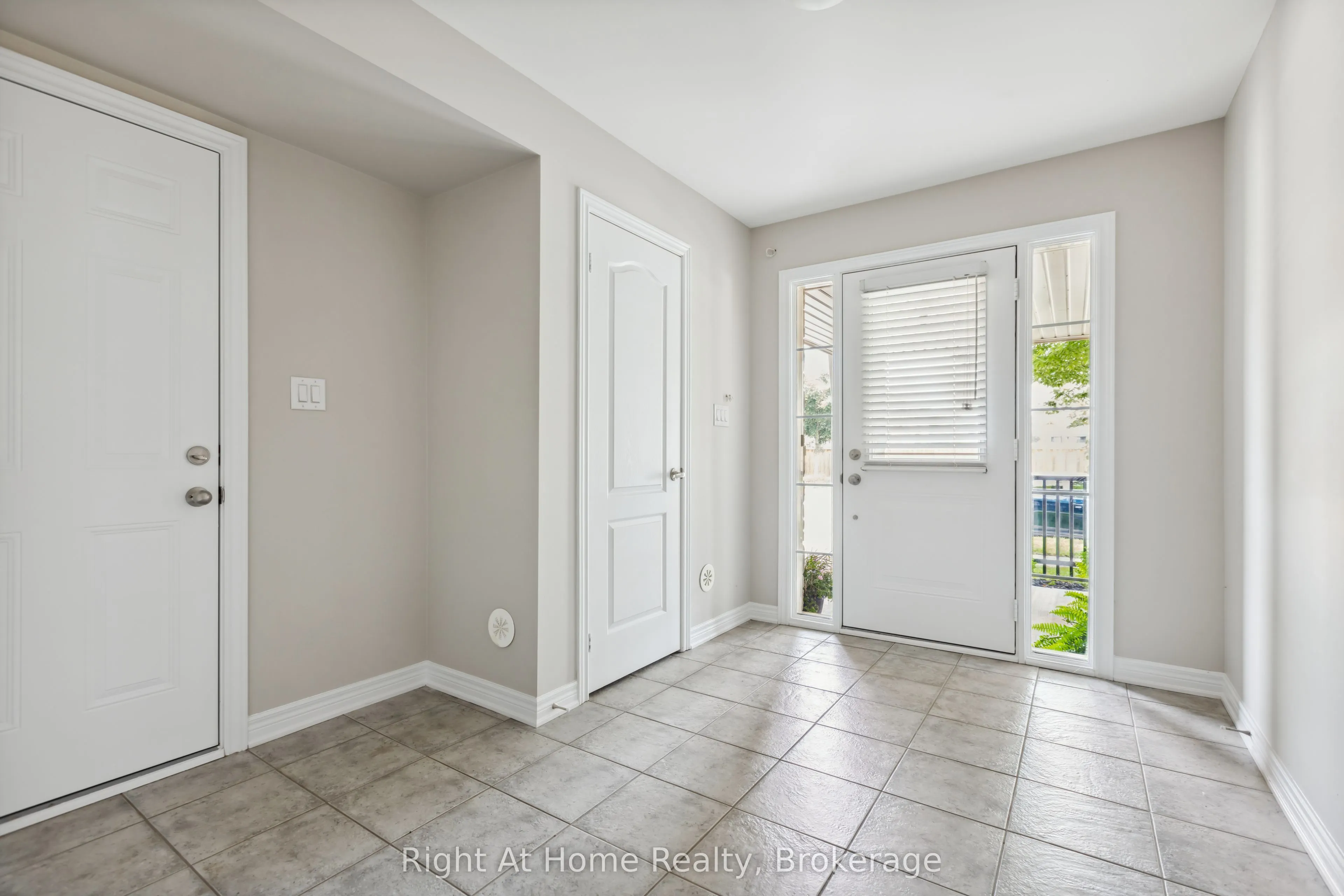 2546 GRAND OAK Trail