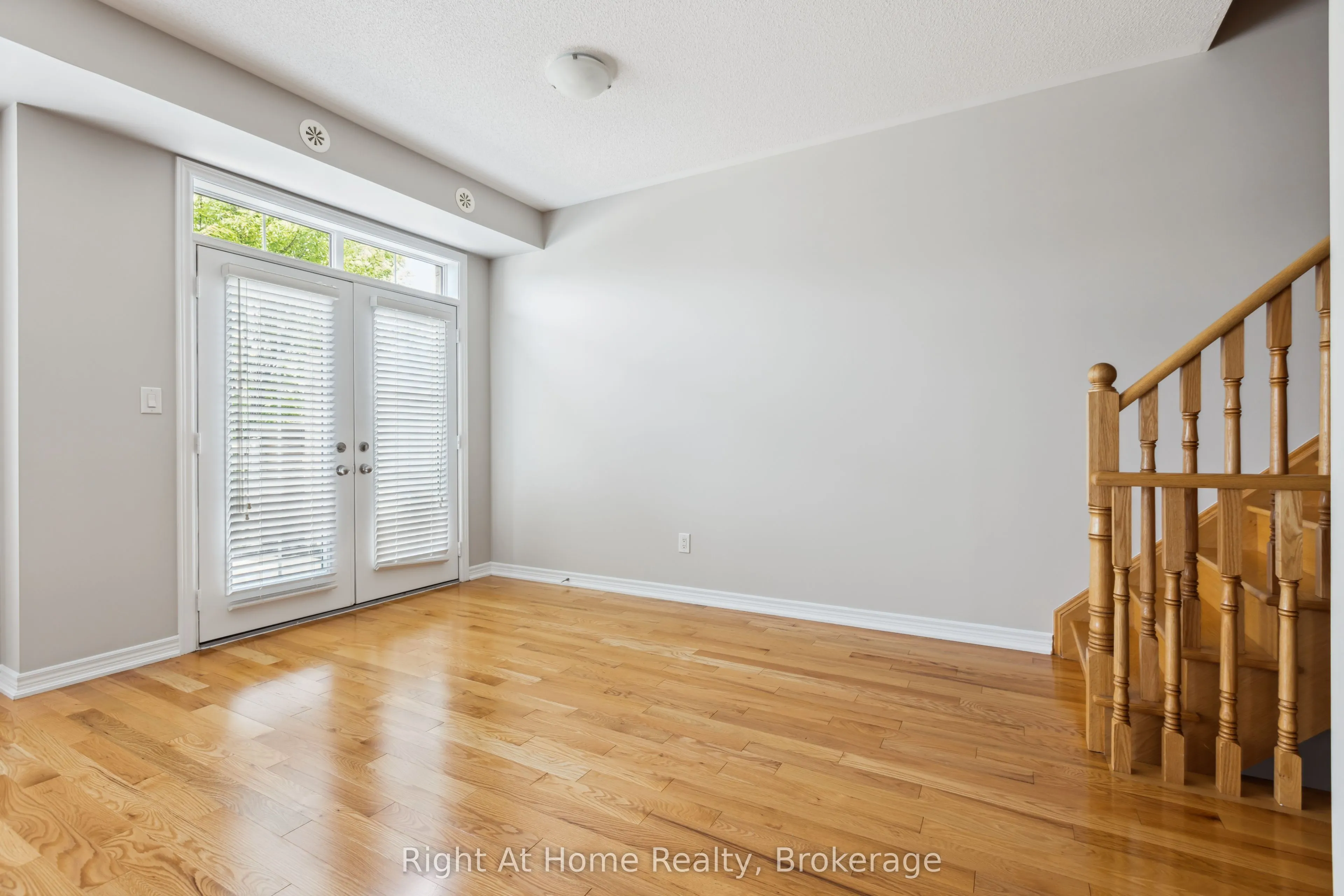 2546 GRAND OAK Trail