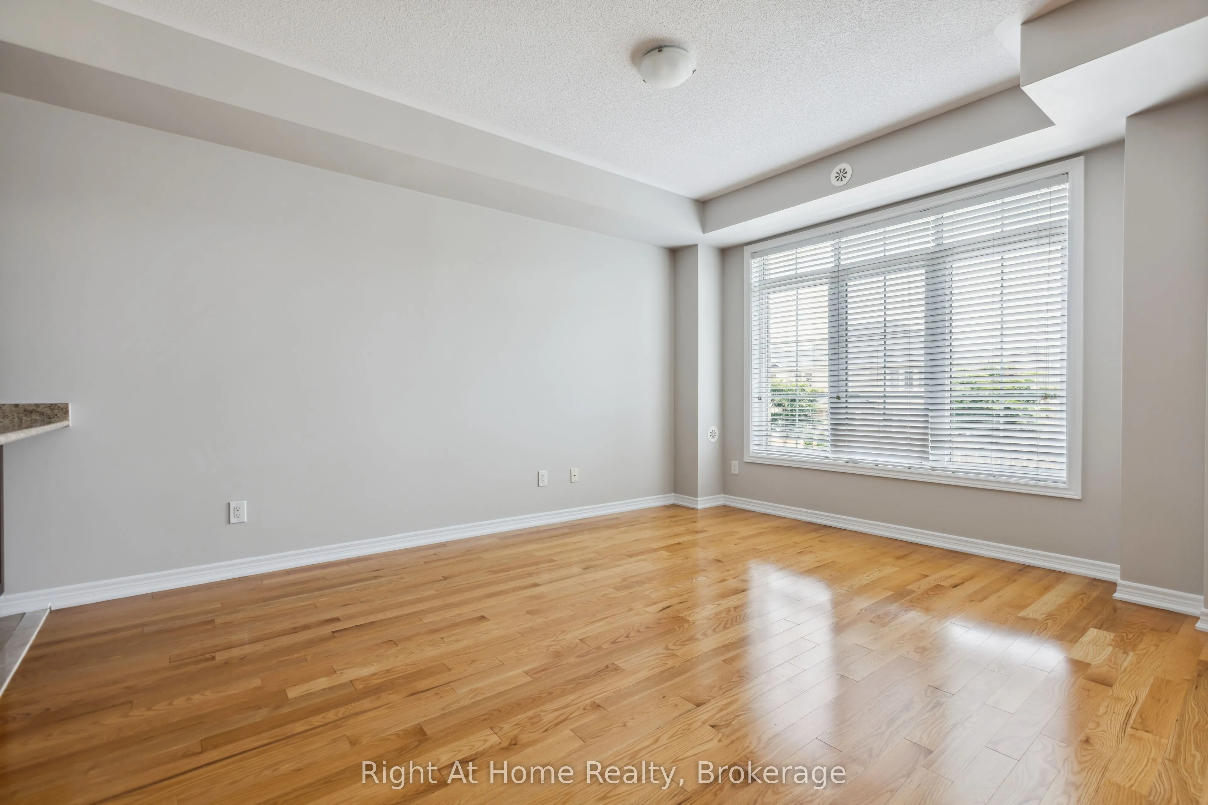 2546 GRAND OAK Trail