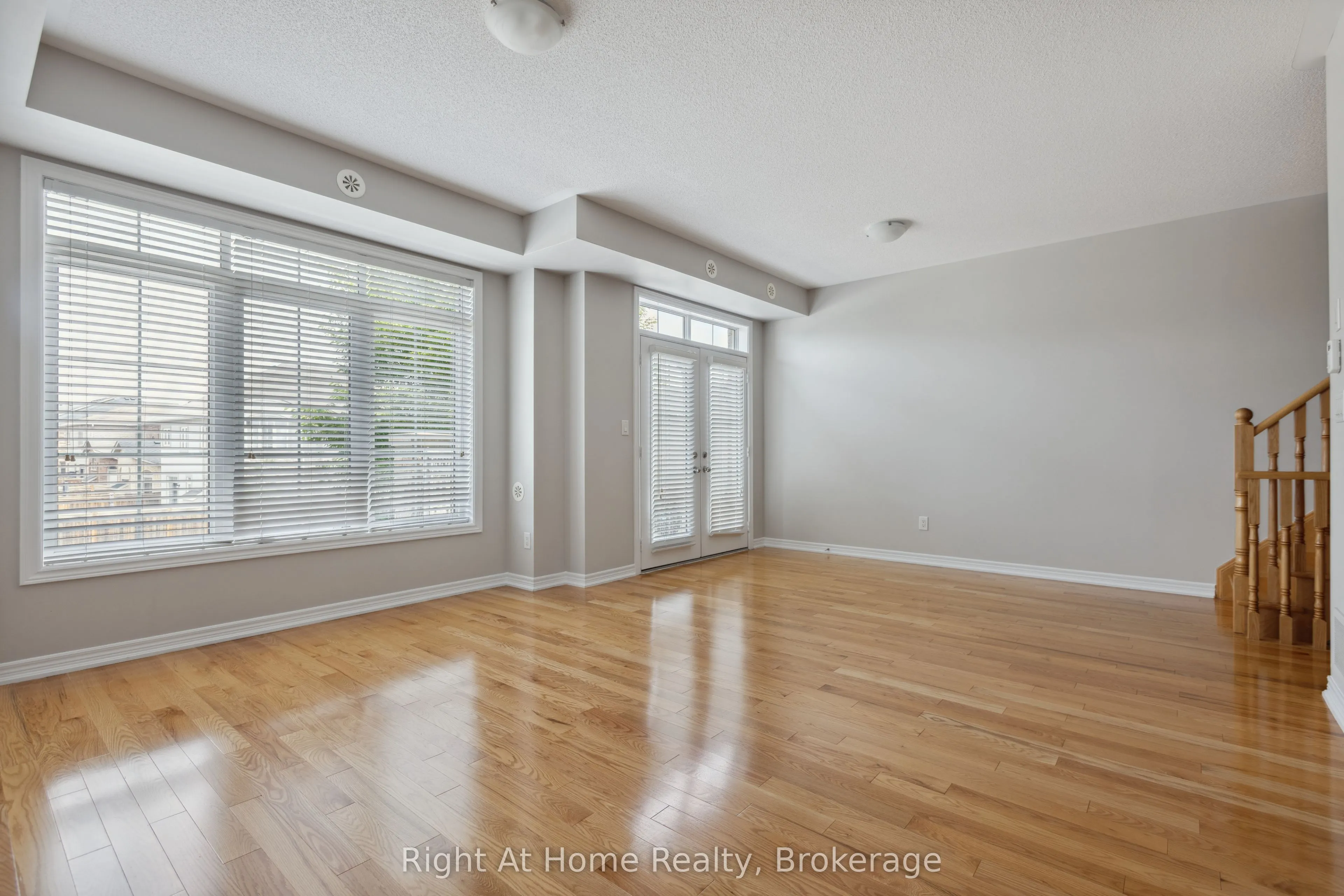 2546 GRAND OAK Trail