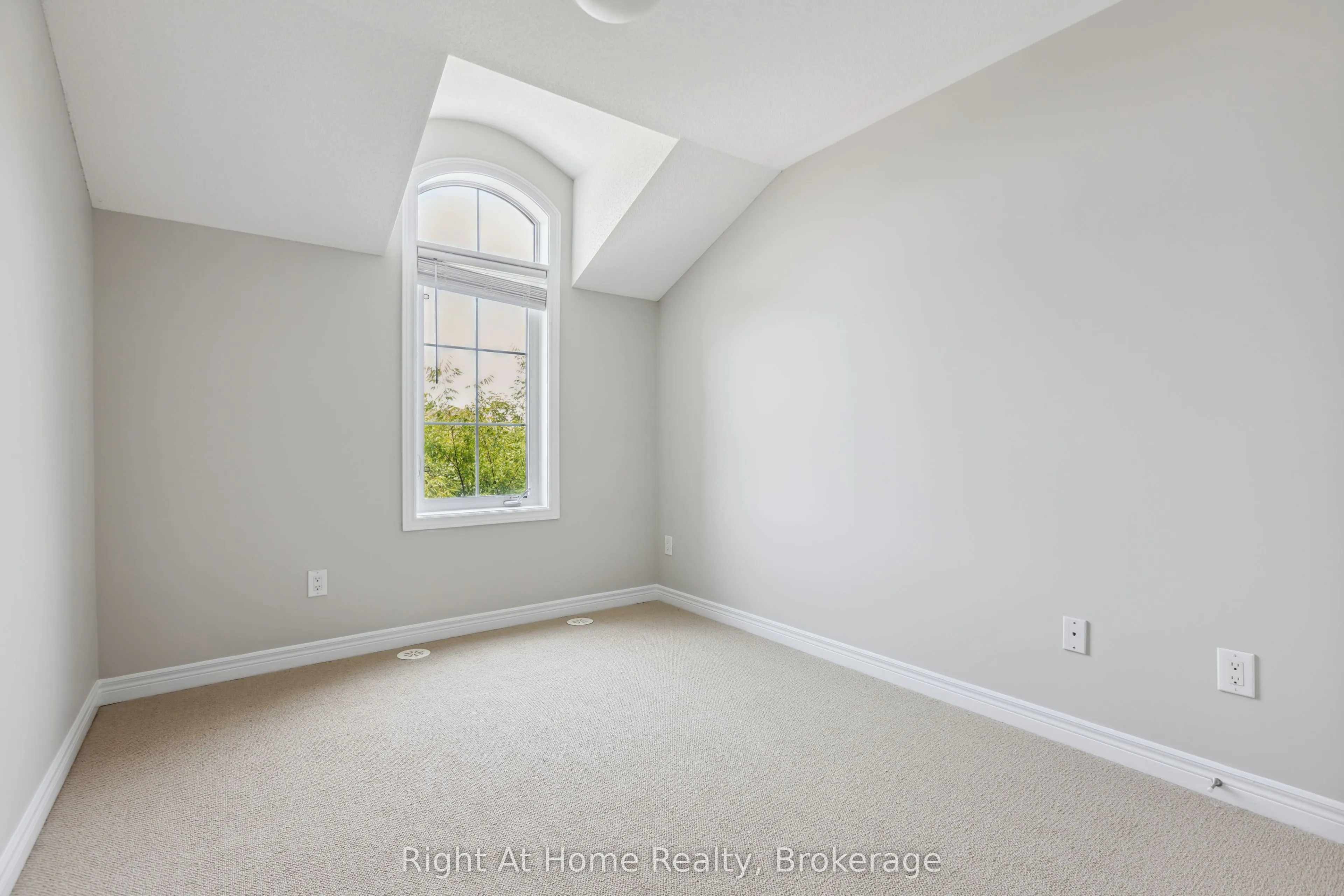 2546 GRAND OAK Trail