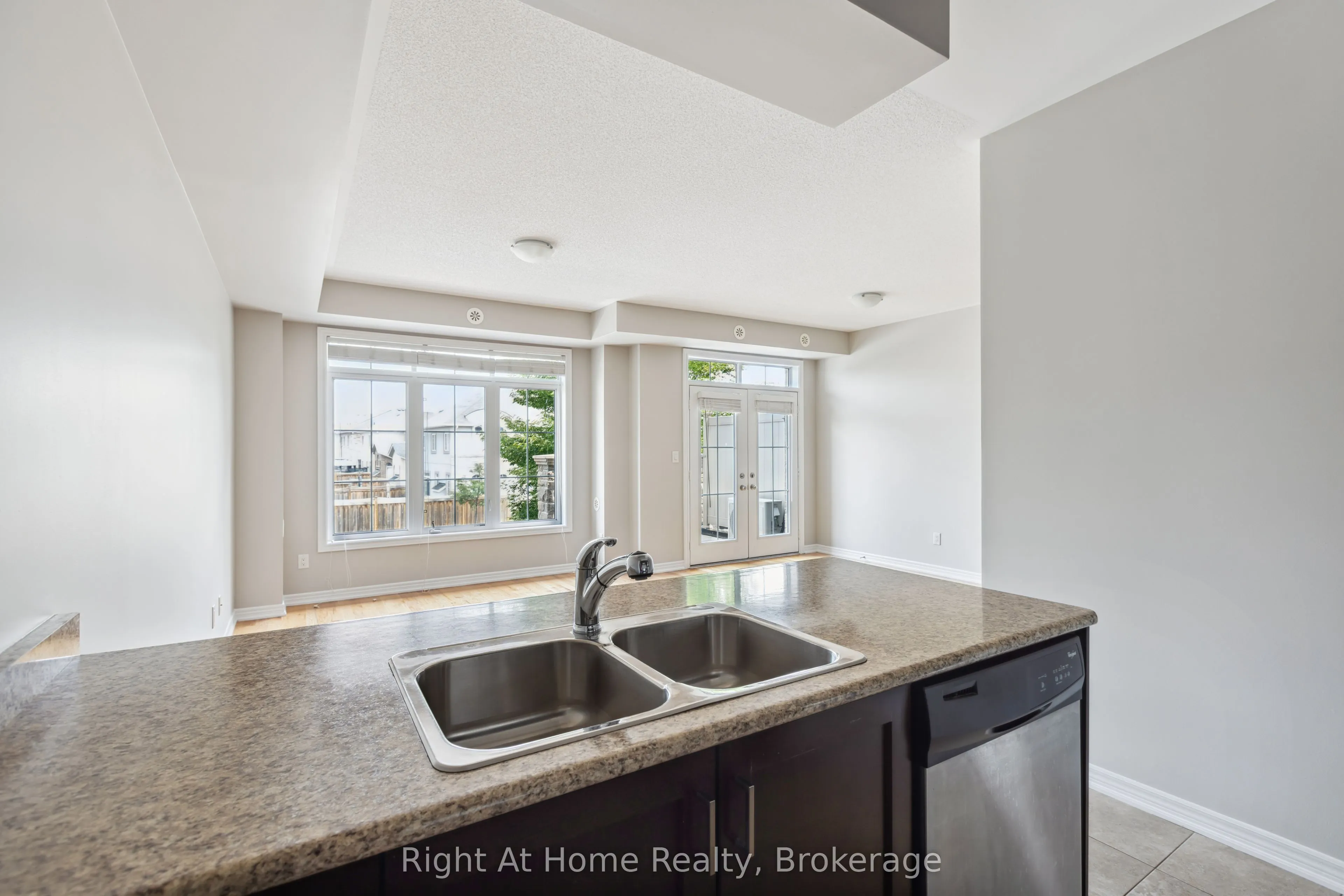 2546 GRAND OAK Trail