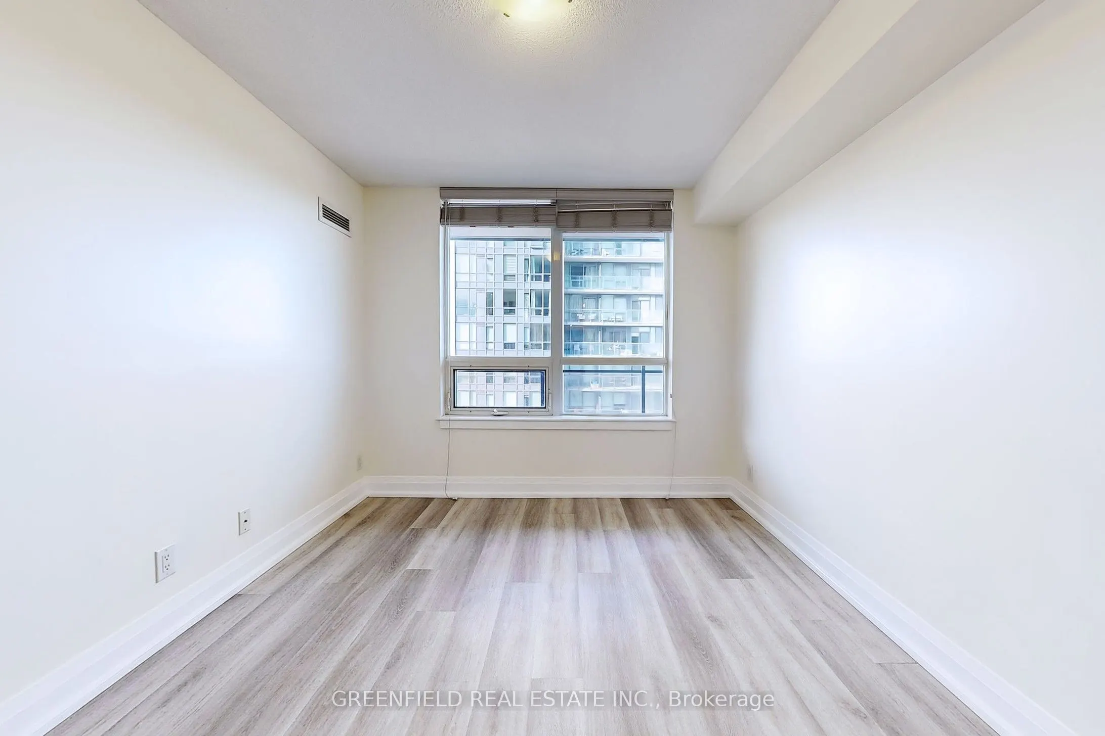 1 De Boers Drive, #604