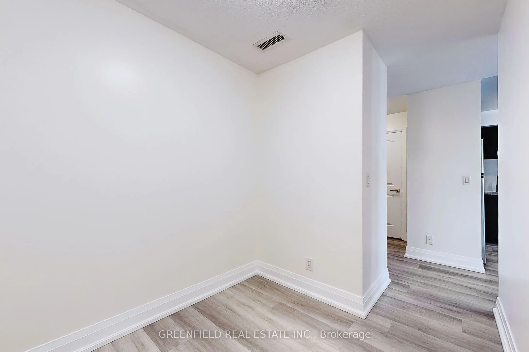 1 De Boers Drive, #604