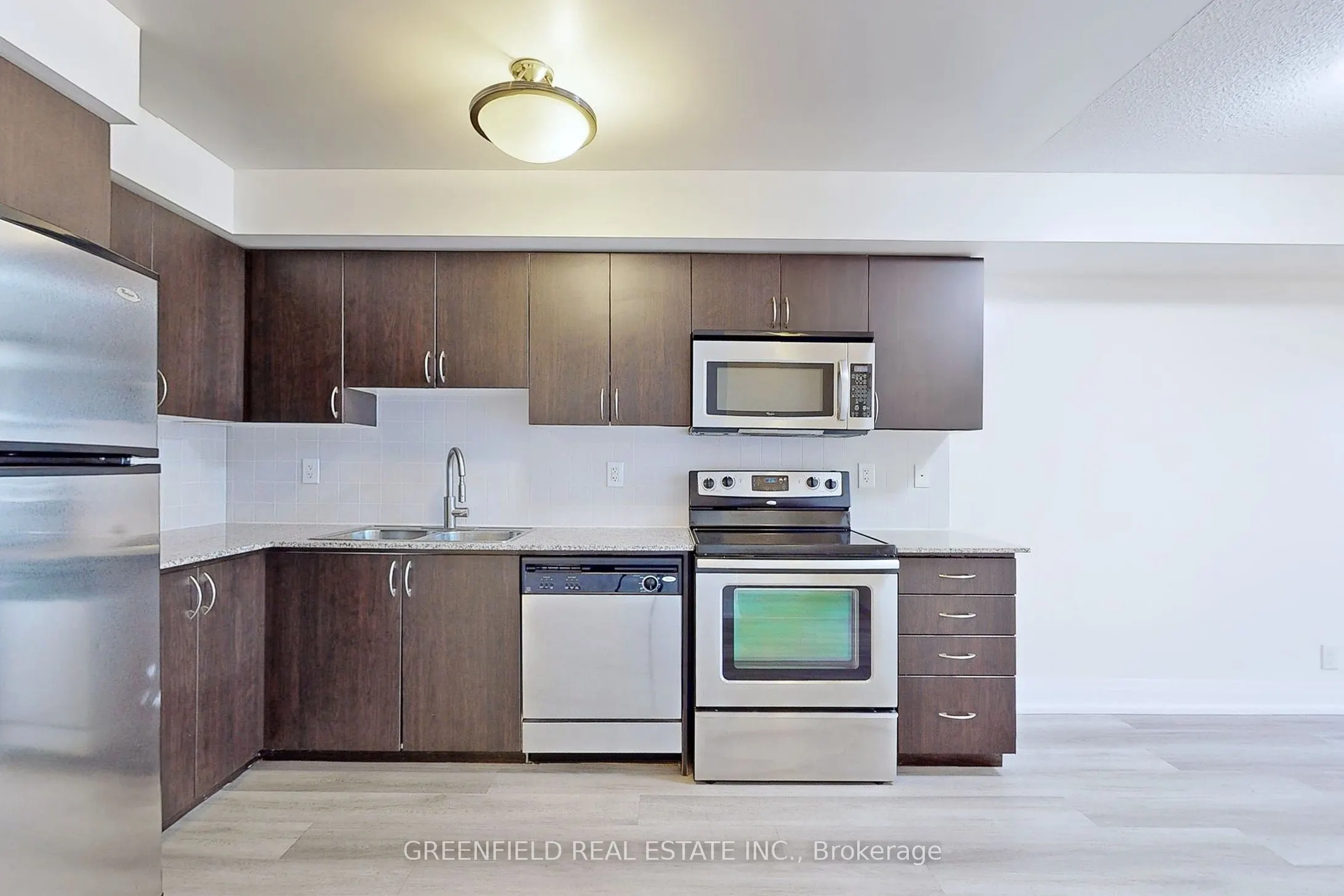 1 De Boers Drive, #604