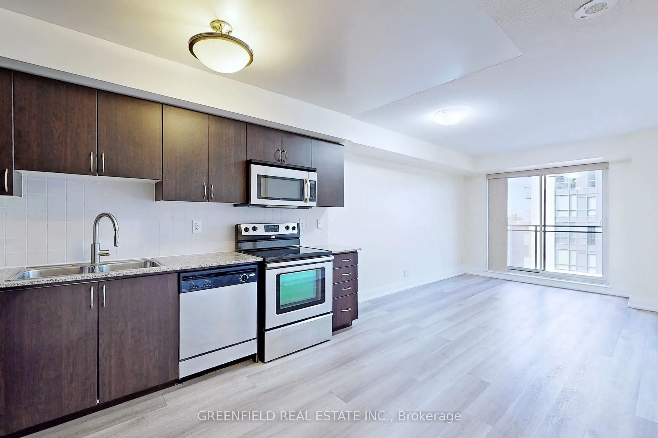 1 De Boers Drive, #604