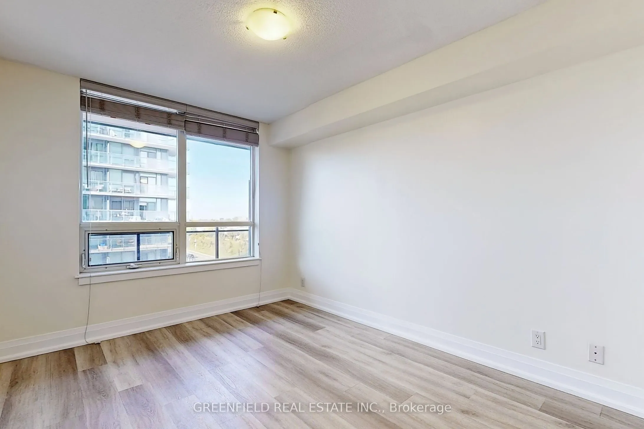 1 De Boers Drive, #604