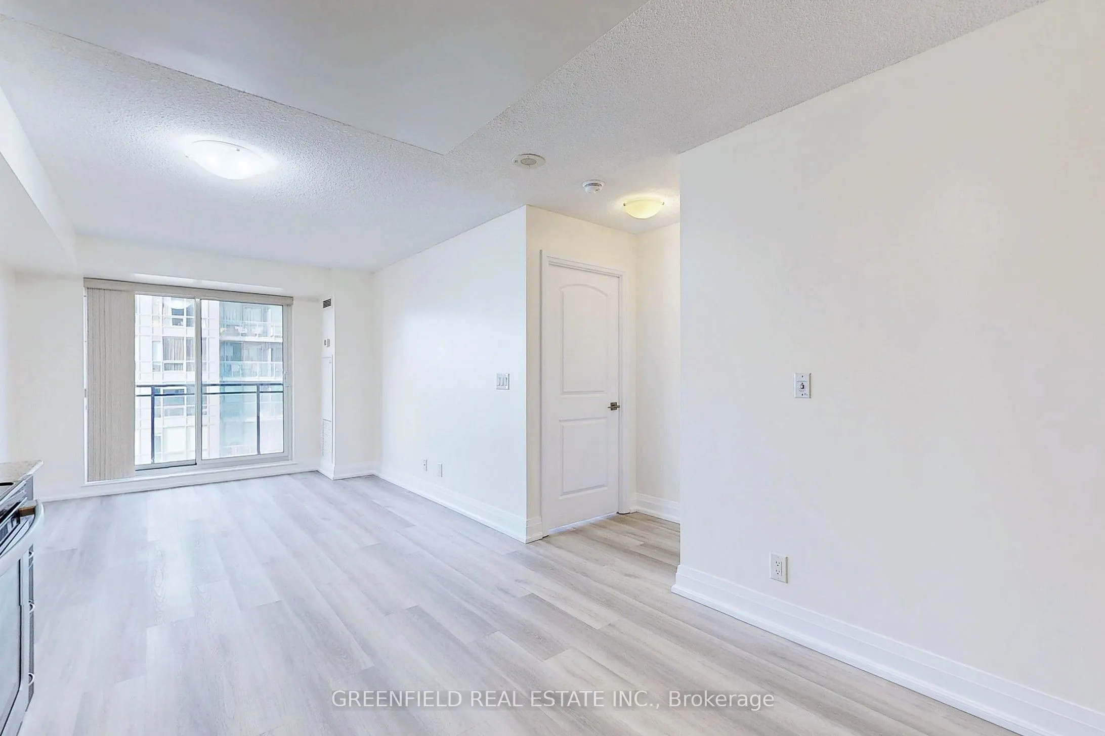 1 De Boers Drive, #604