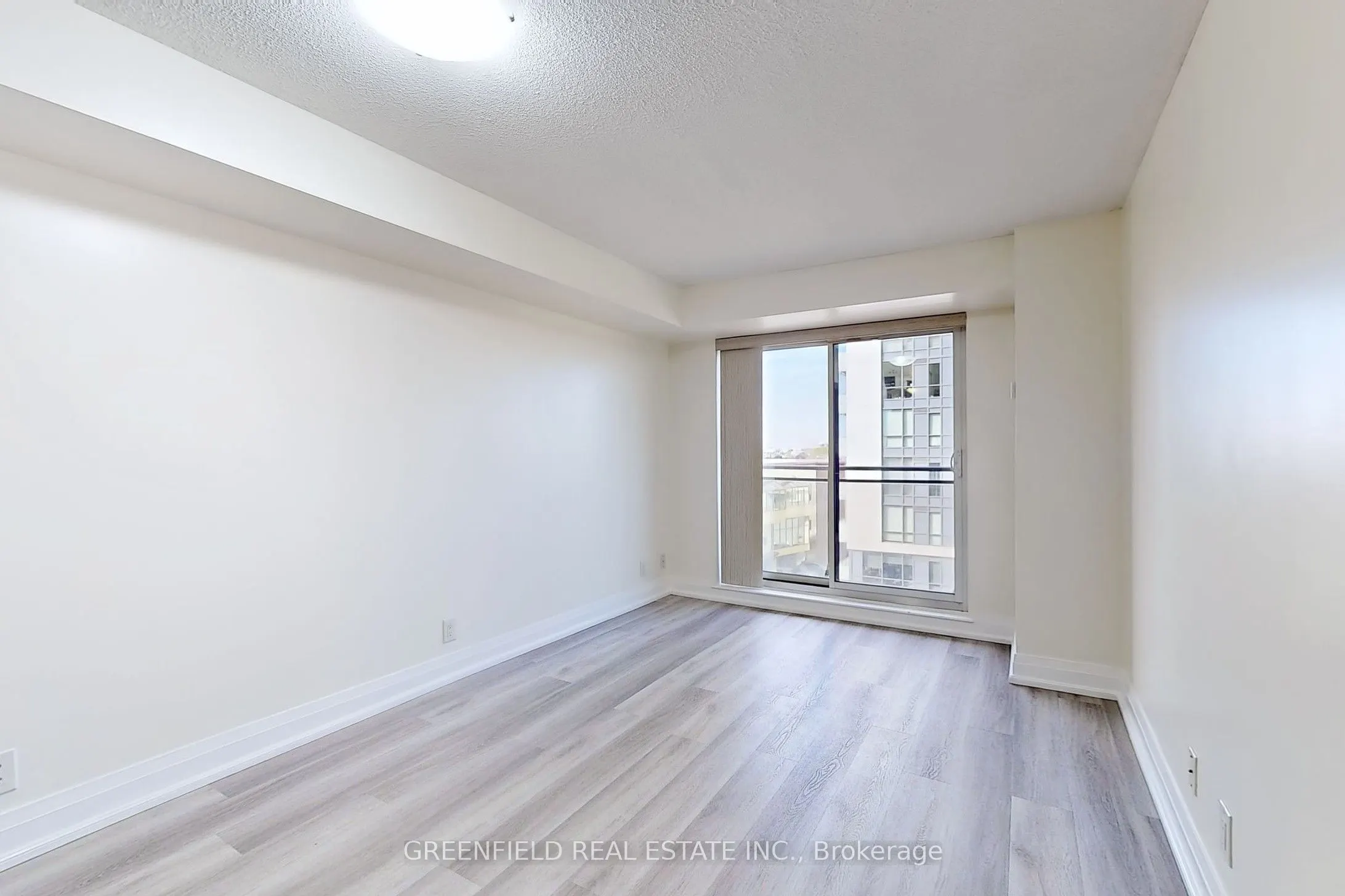 1 De Boers Drive, #604